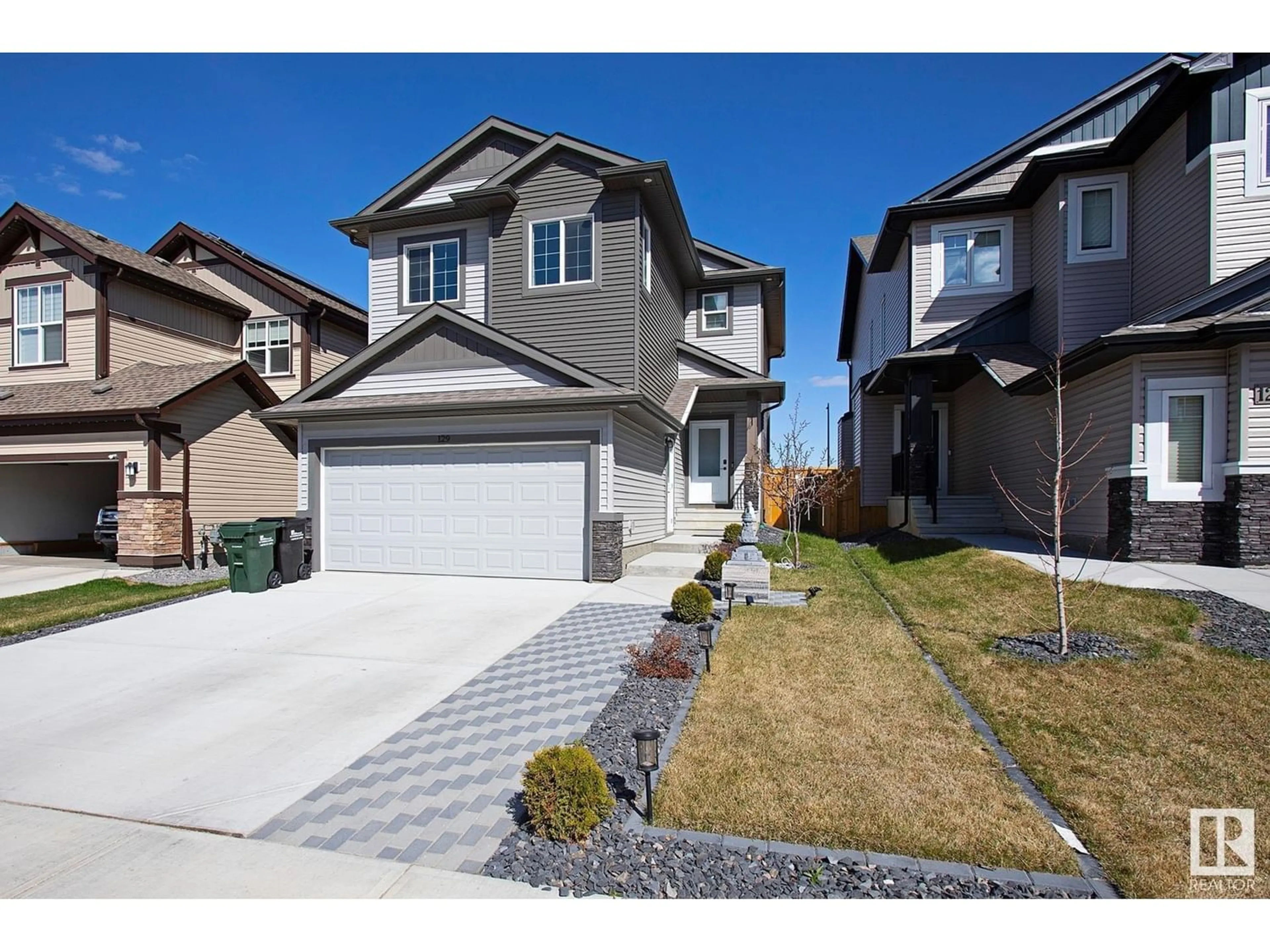 Frontside or backside of a home for 129 Sumac LN, Sherwood Park Alberta T8H1Z9