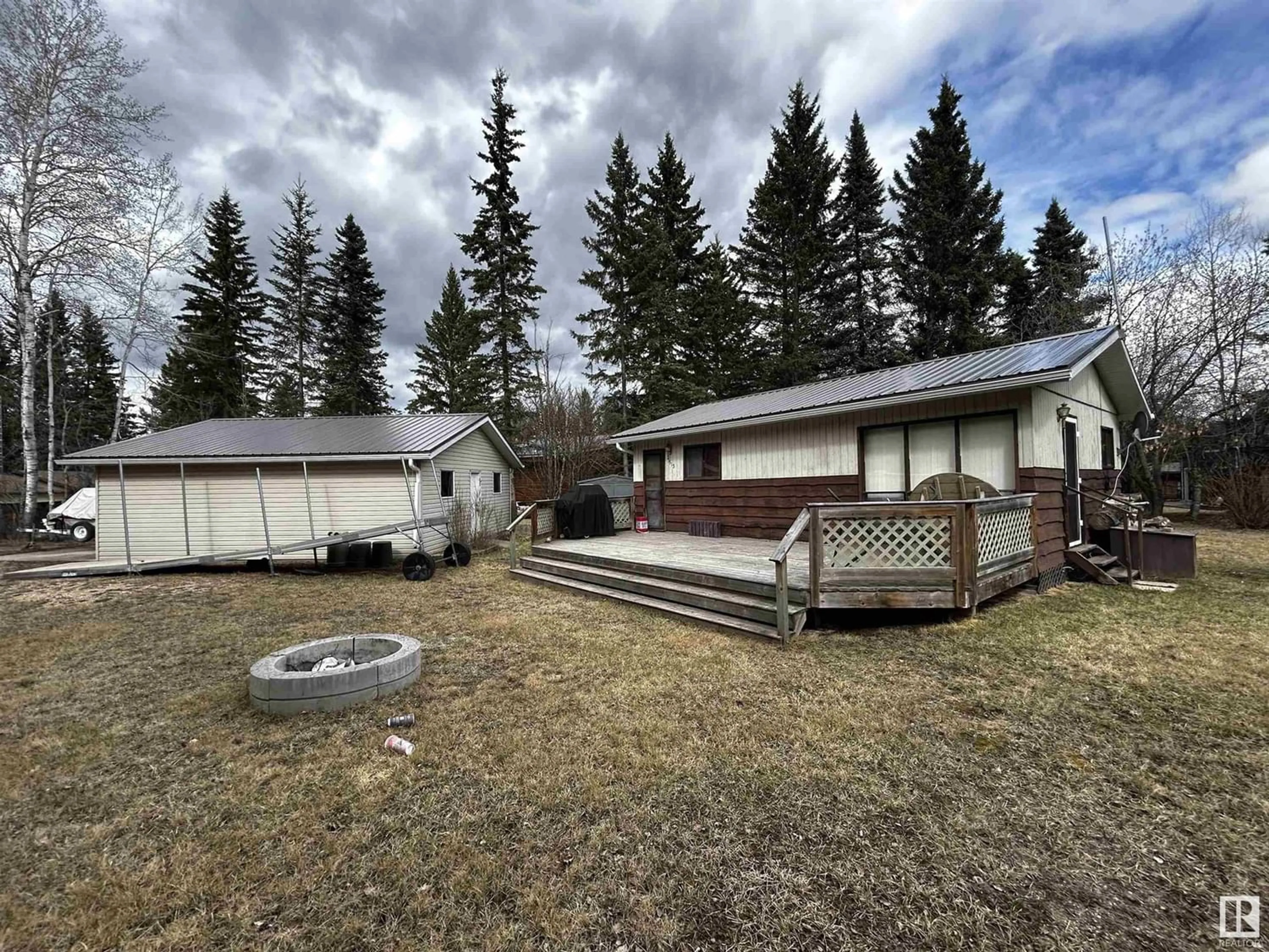 Outside view for 515 Long Lake DR, Long Lake Alberta T0A0M0