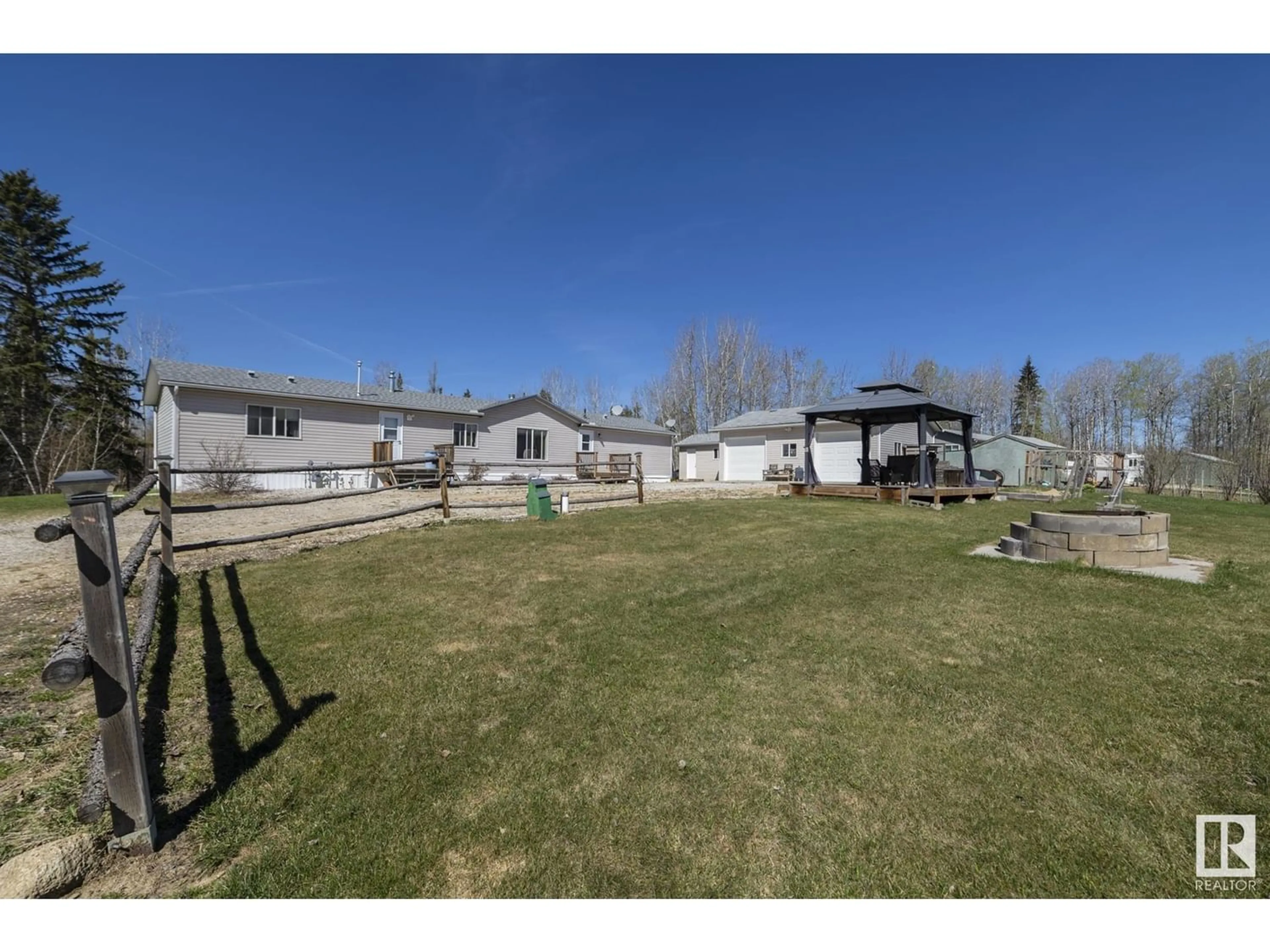 Fenced yard for #17 54227 RGE RD 41, Rural Lac Ste. Anne County Alberta T0E0A0