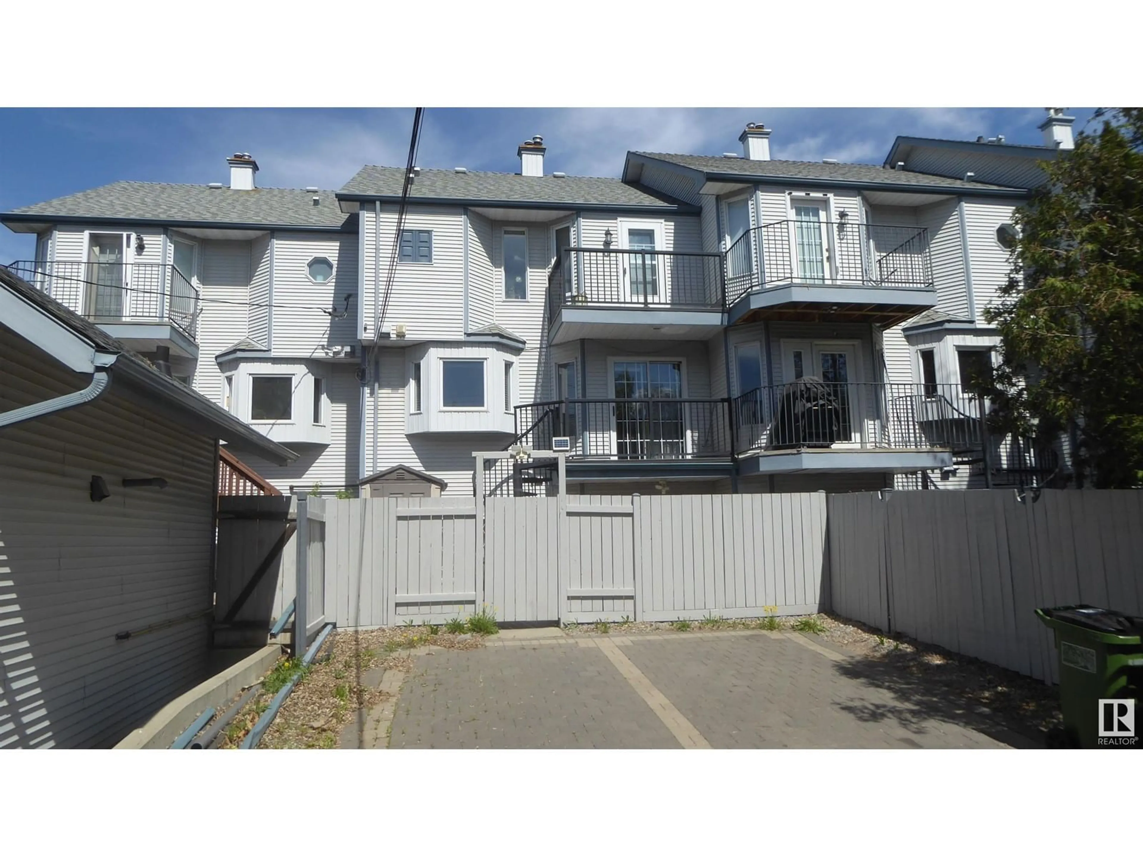 A pic from exterior of the house or condo for #3 11105 UNIVERSITY AV NW, Edmonton Alberta T6G1Y5