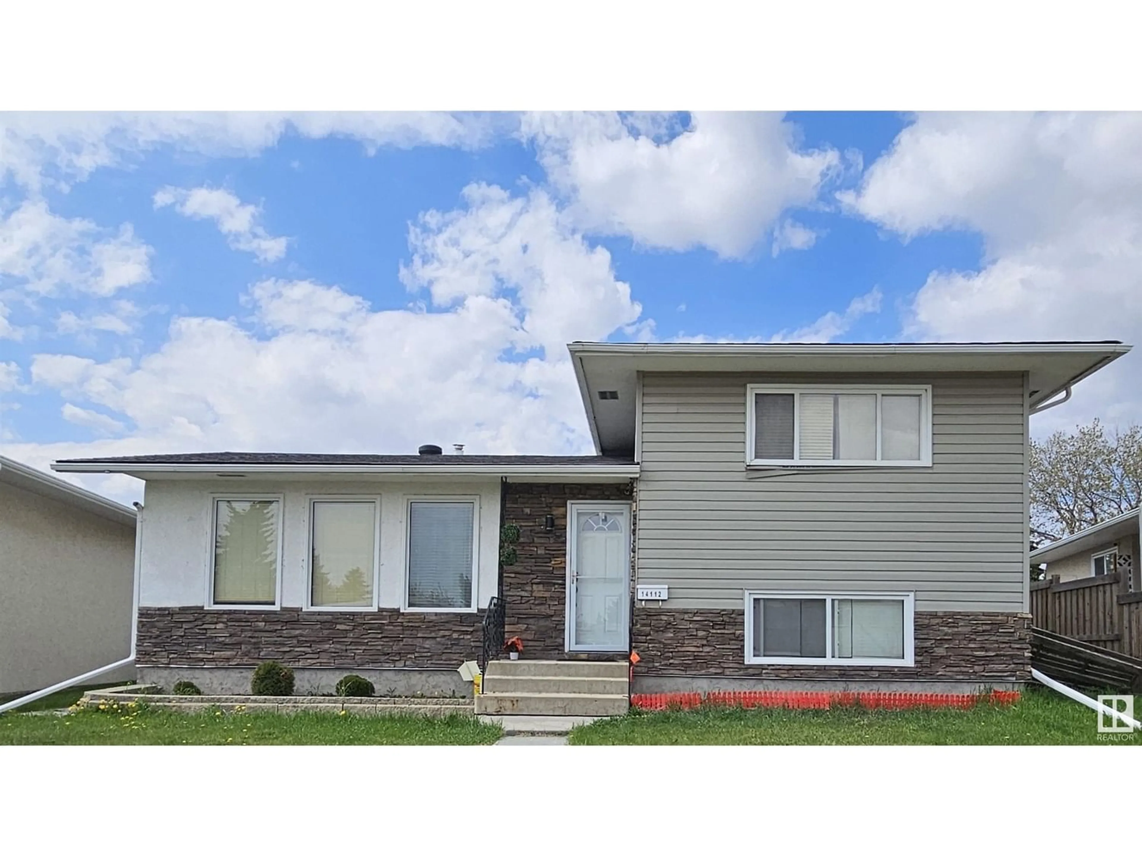 Home with vinyl exterior material for 14112 71 ST NW, Edmonton Alberta T5C0N4