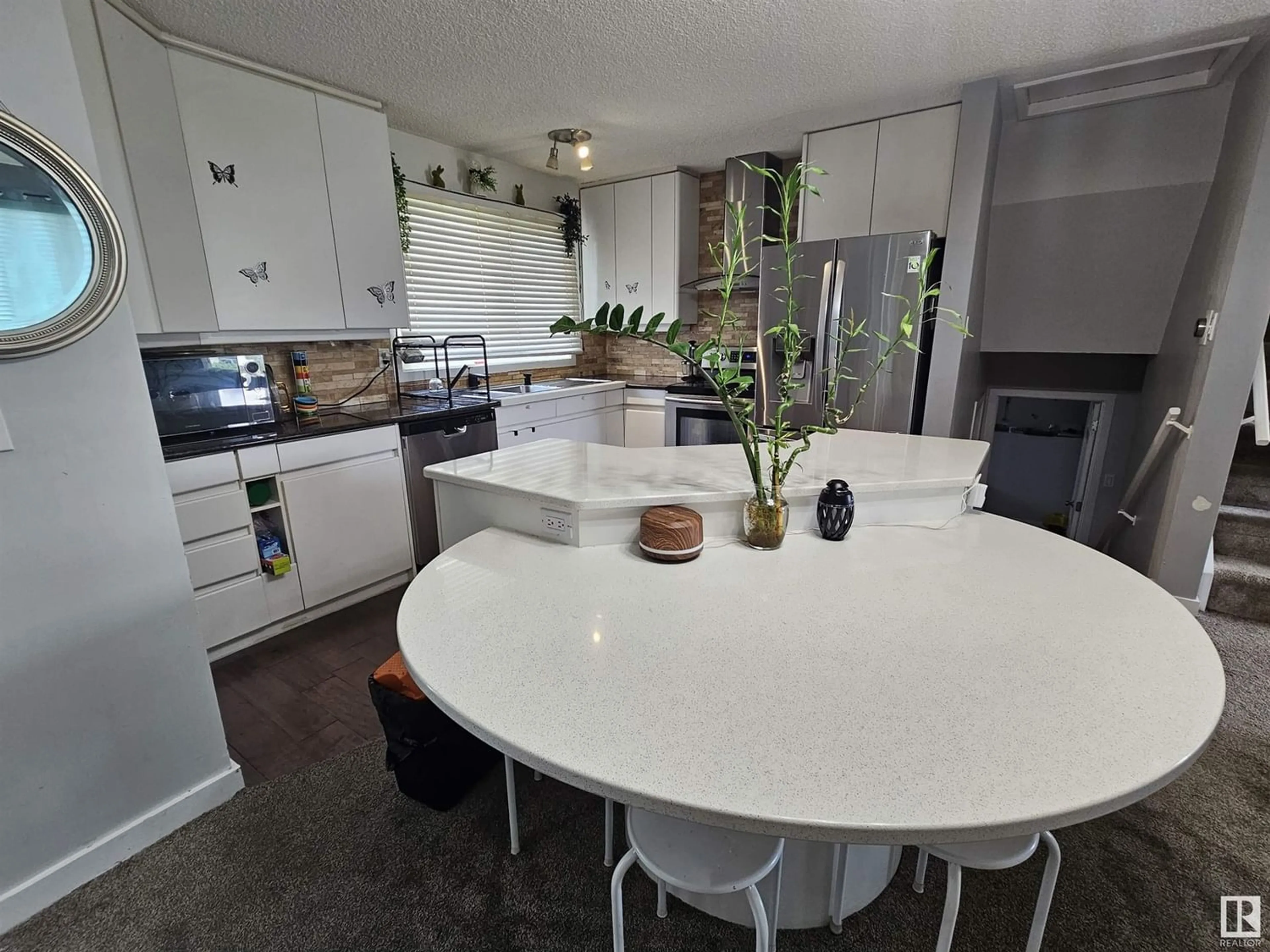 Kitchen for 14112 71 ST NW, Edmonton Alberta T5C0N4