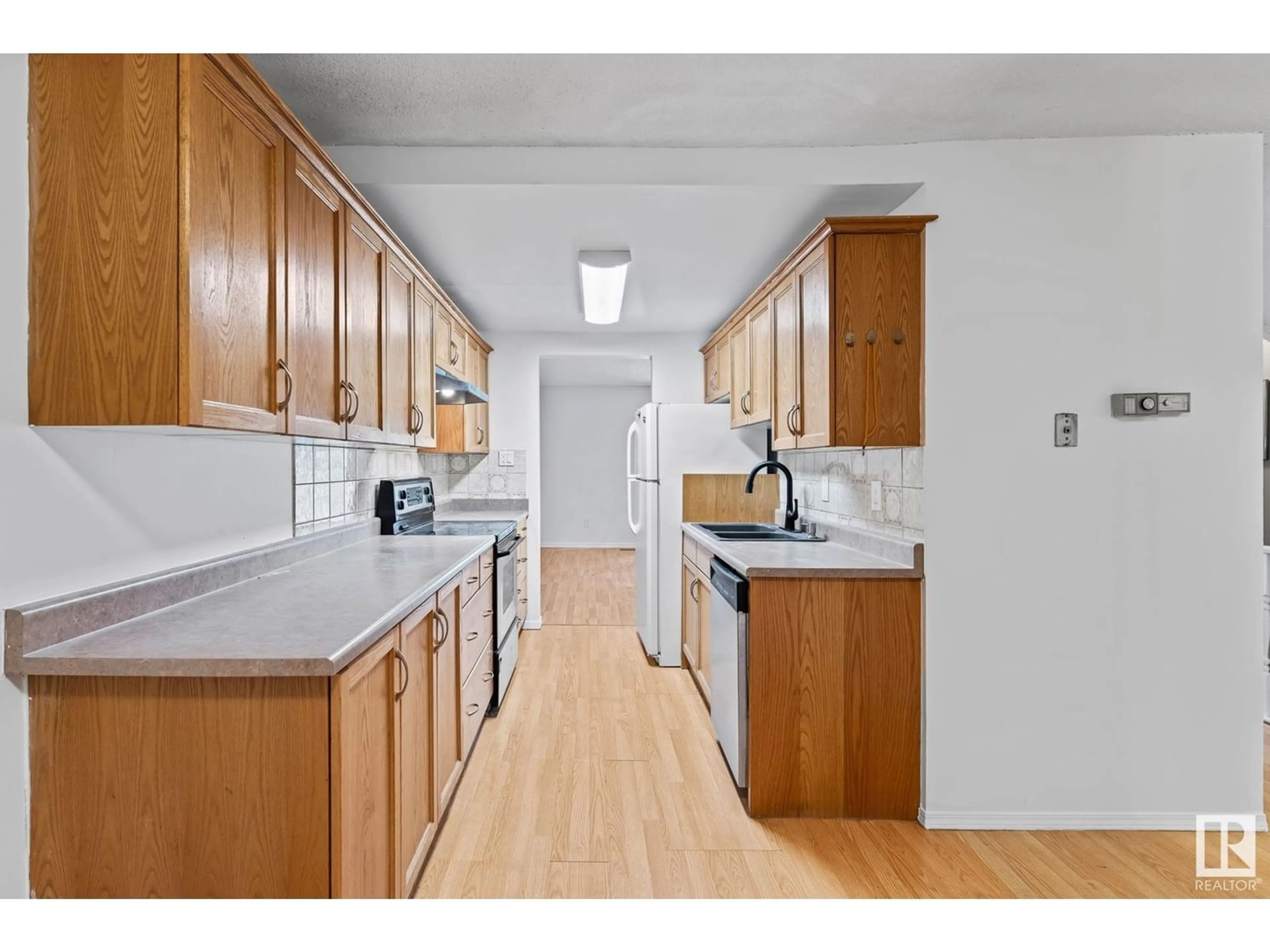 Standard kitchen for #G1 GARDEN GROVE VILLAGE NW, Edmonton Alberta T6J2L3