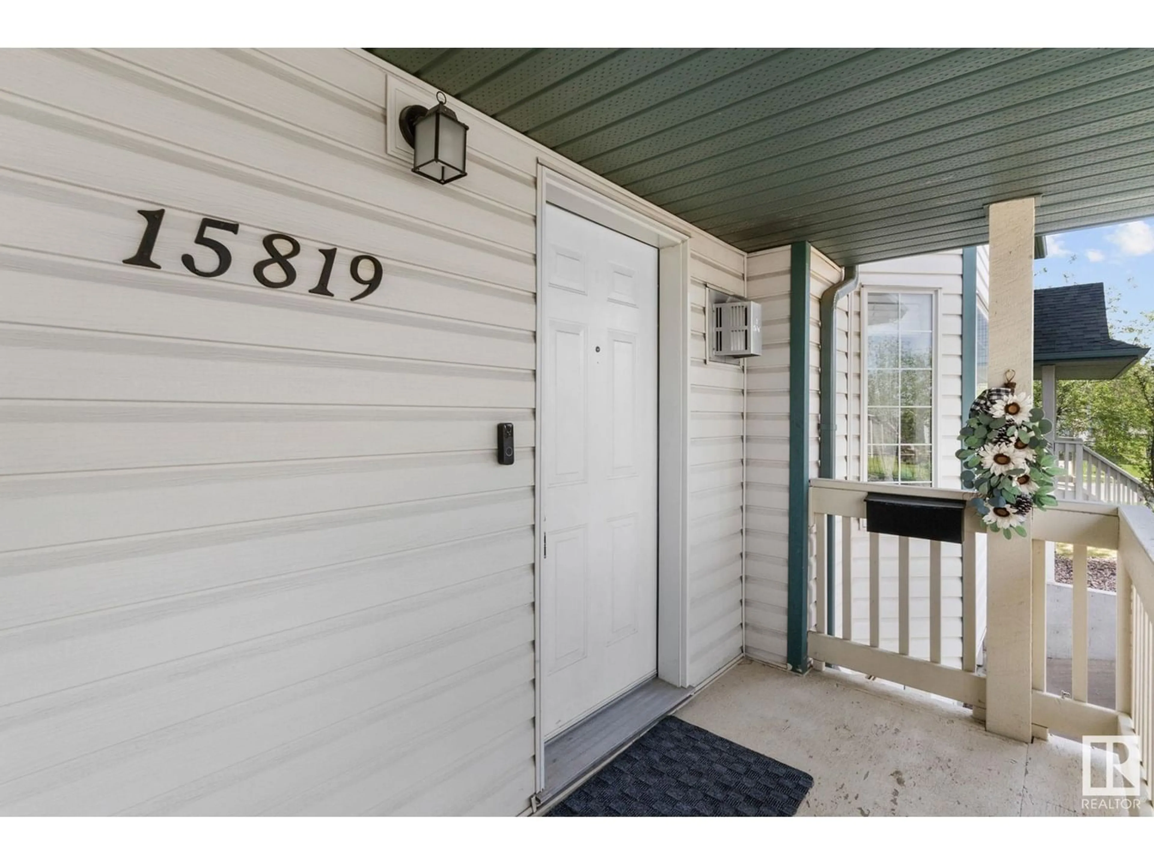 Indoor entryway for 15819 102 AV NW, Edmonton Alberta T5P4P7