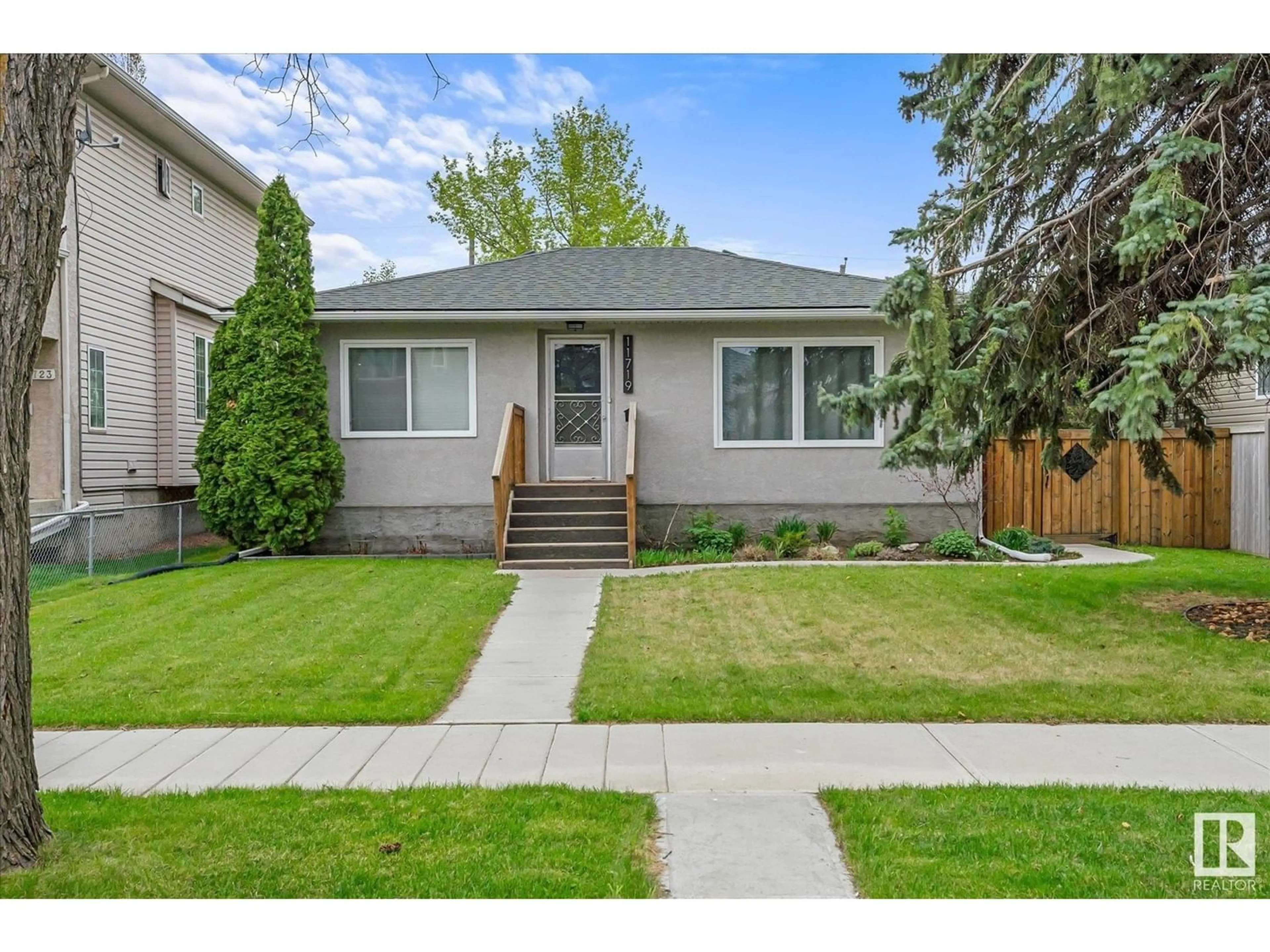 Frontside or backside of a home for 11719 122 ST NW, Edmonton Alberta T5M3J3