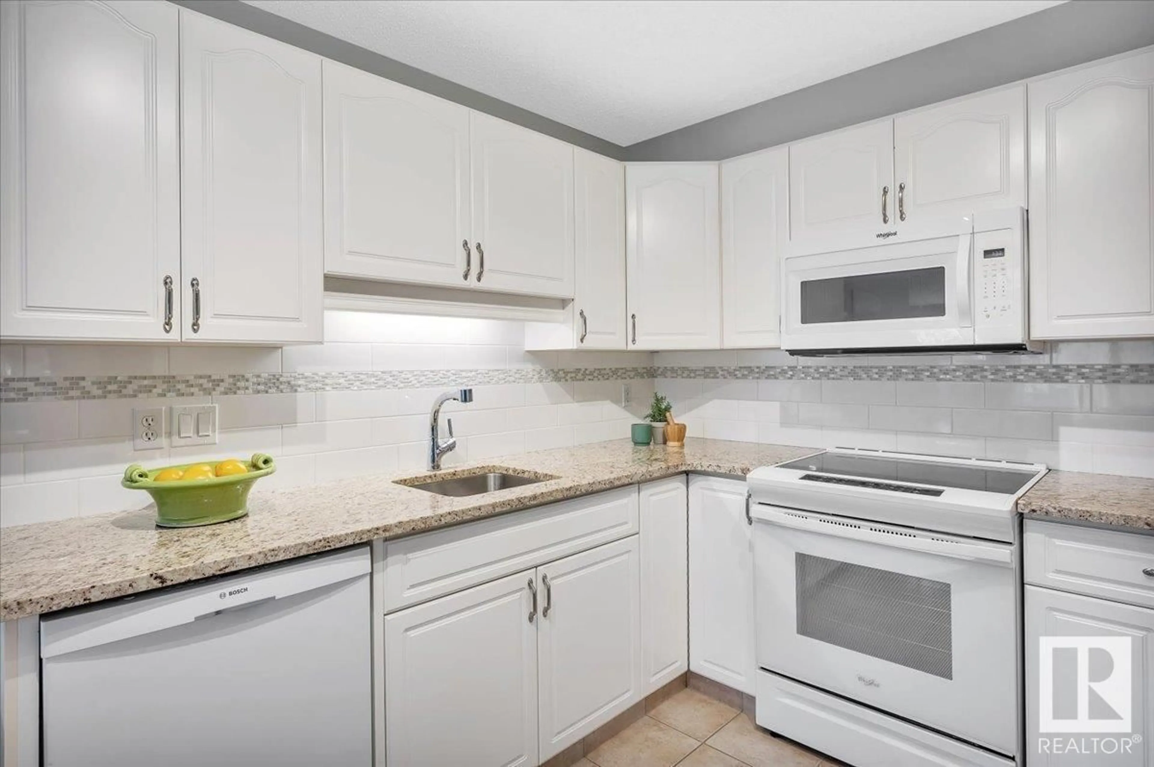 Standard kitchen for #306 8909 100 ST NW, Edmonton Alberta T6E6T4