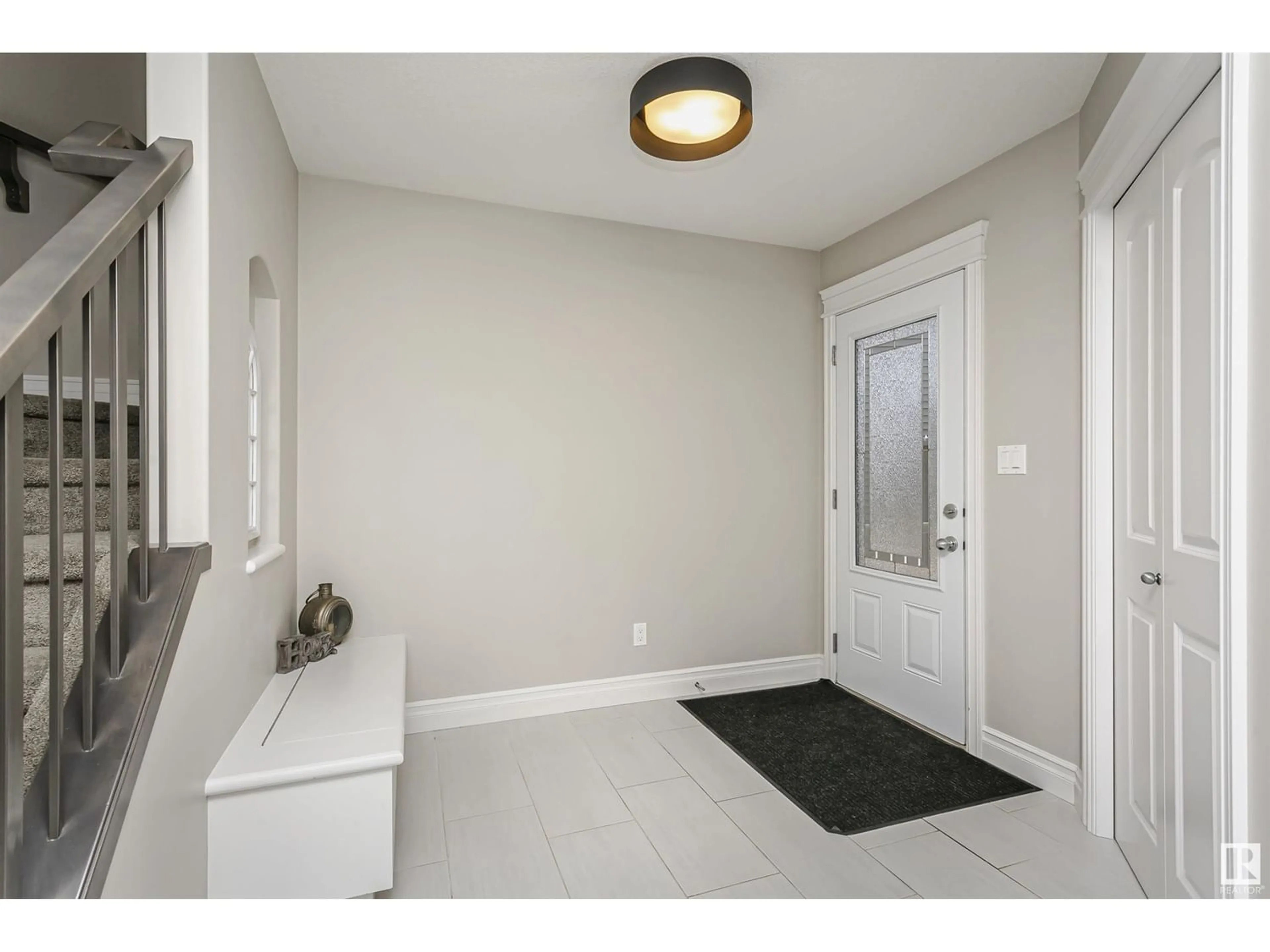 Indoor entryway for 12832 205 ST NW, Edmonton Alberta T5S0L7