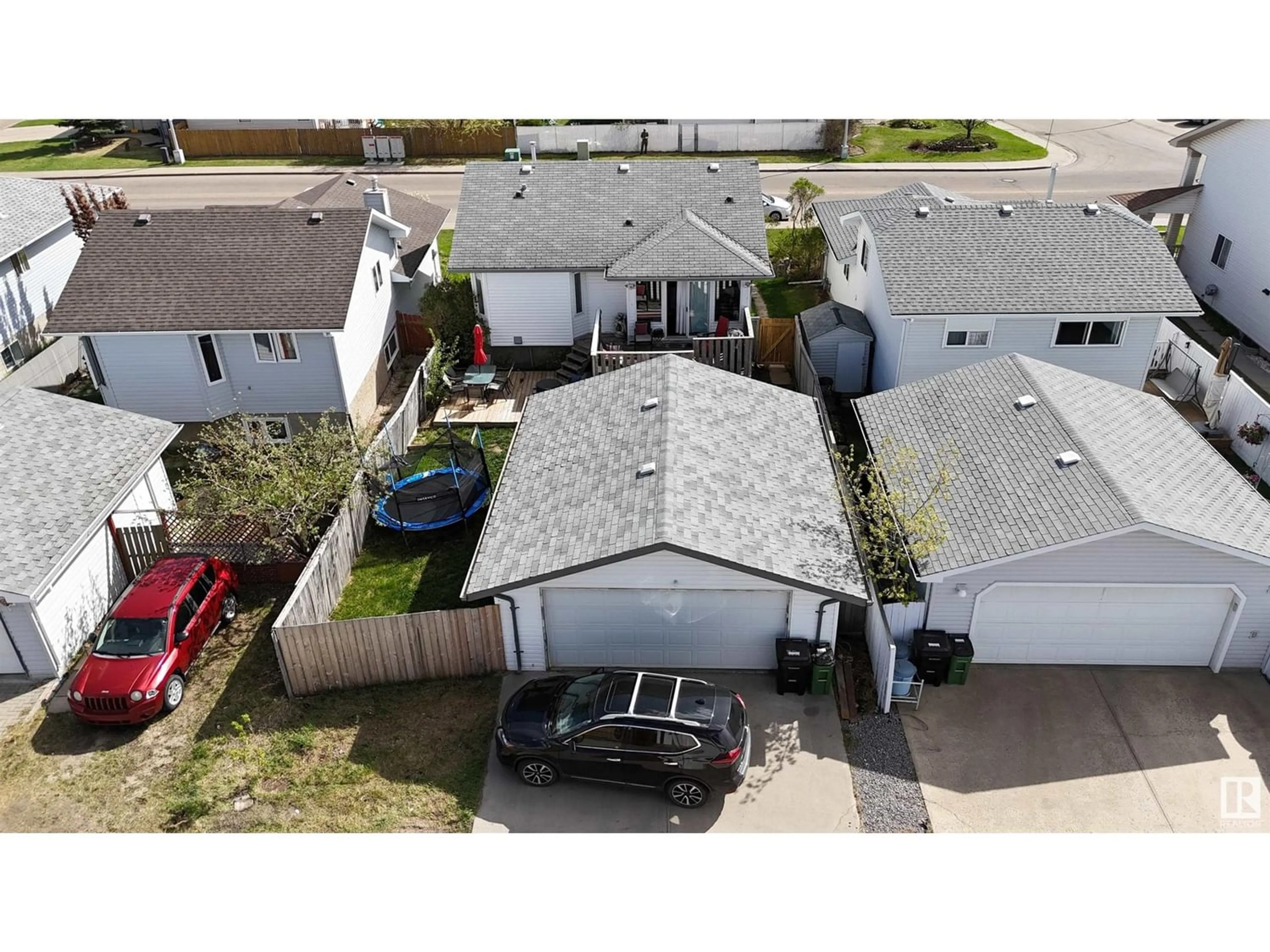 Frontside or backside of a home for 5816 162 AV NW, Edmonton Alberta T5Y2S8