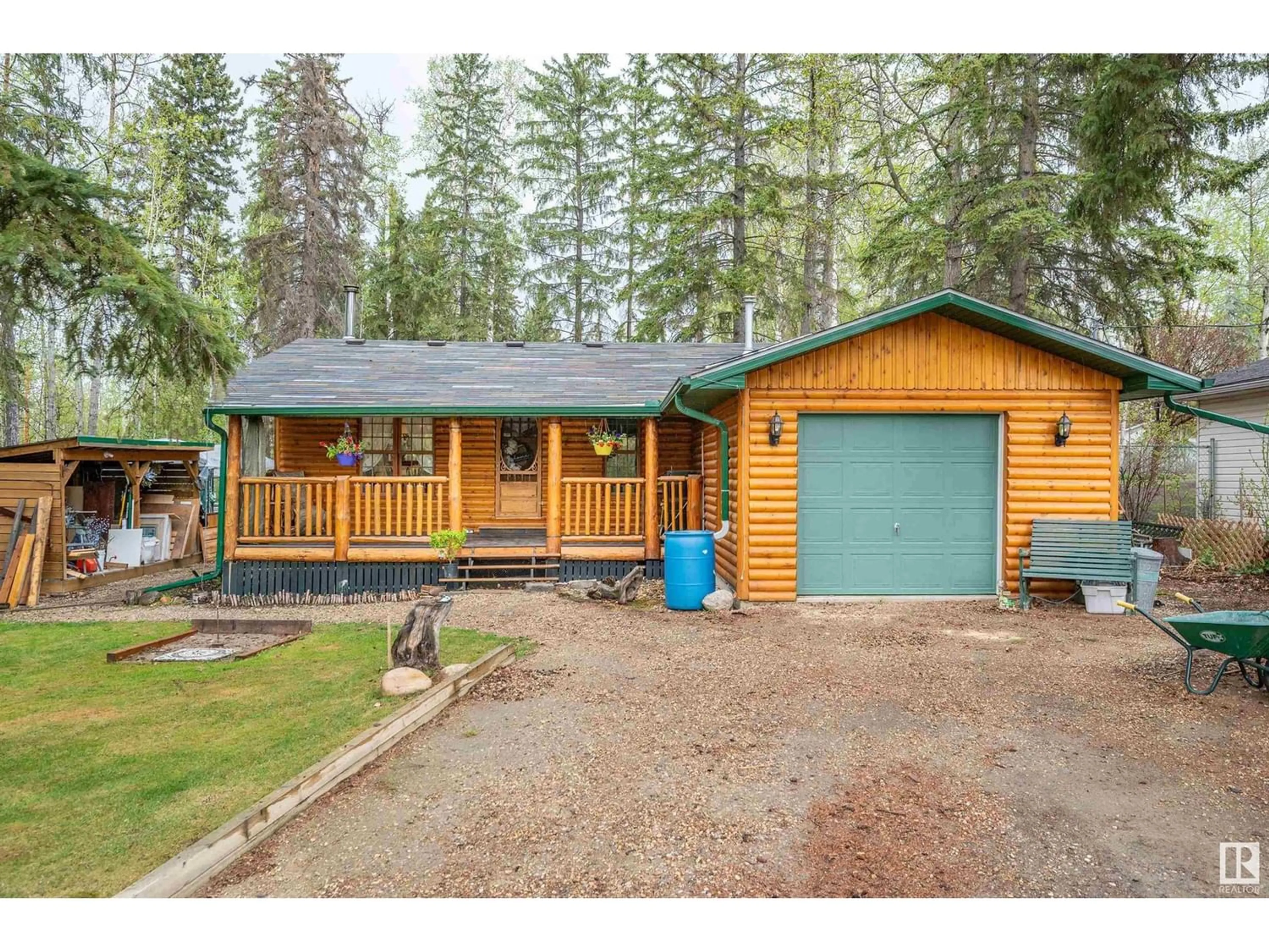 Cottage for 1 HILLSIDE CR, Rural Lac Ste. Anne County Alberta T0E0V0