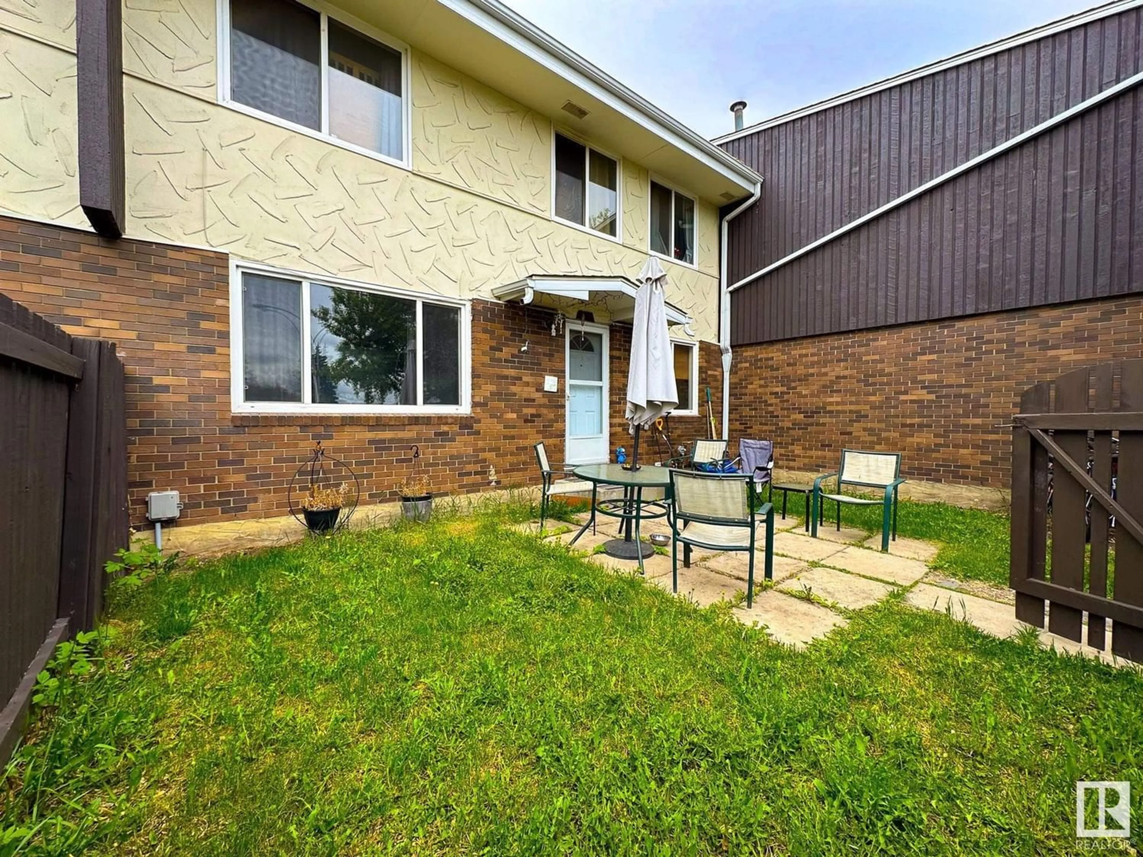 A pic from exterior of the house or condo for 154 ROSELAND VG NW, Edmonton Alberta T5E5R6