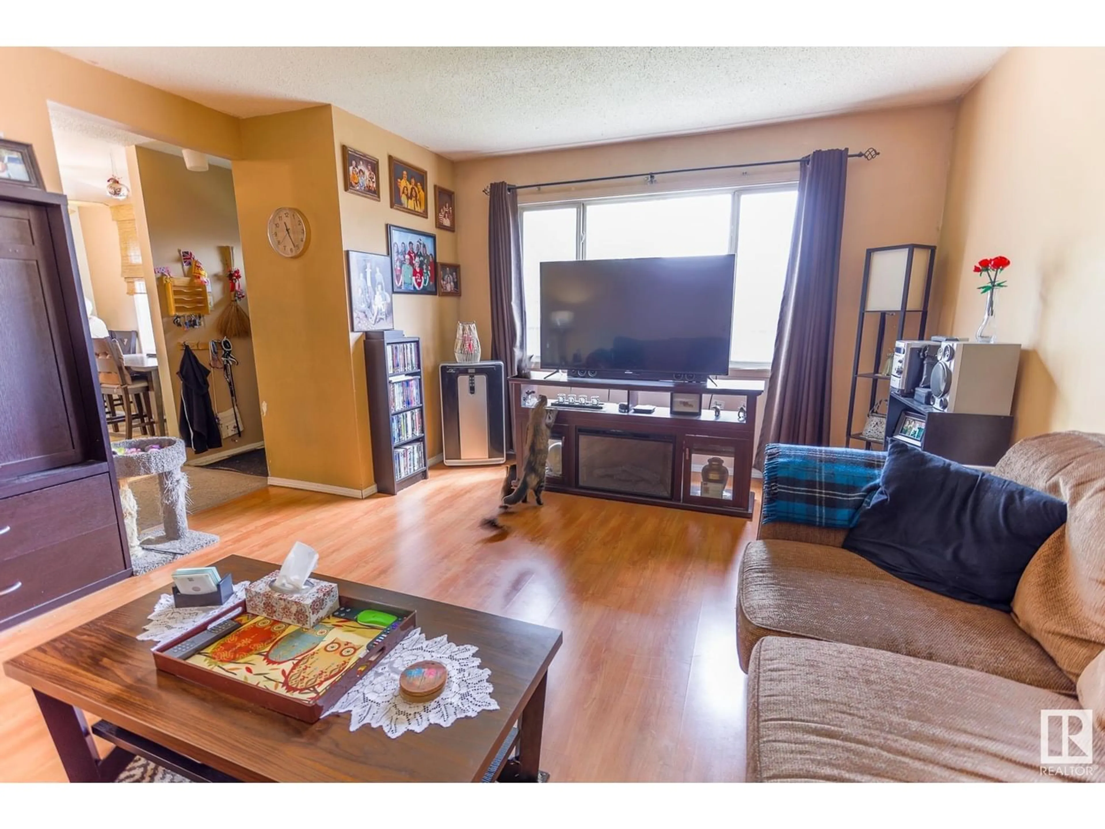 Living room, wood floors for 154 ROSELAND VG NW, Edmonton Alberta T5E5R6