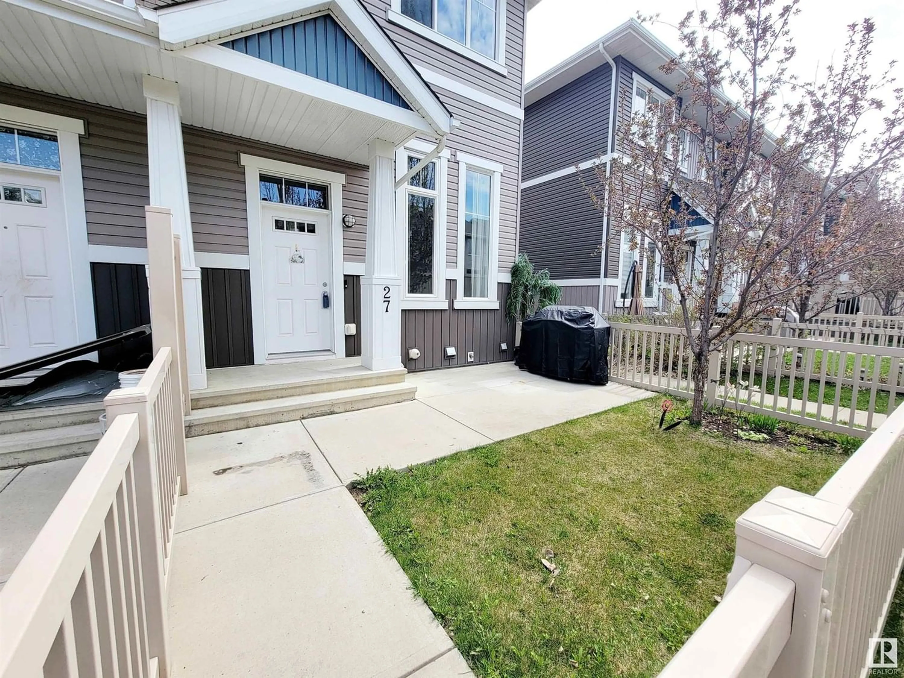 A pic from exterior of the house or condo for #27 1140 CHAPPELLE BV SW, Edmonton Alberta T6W2Z3