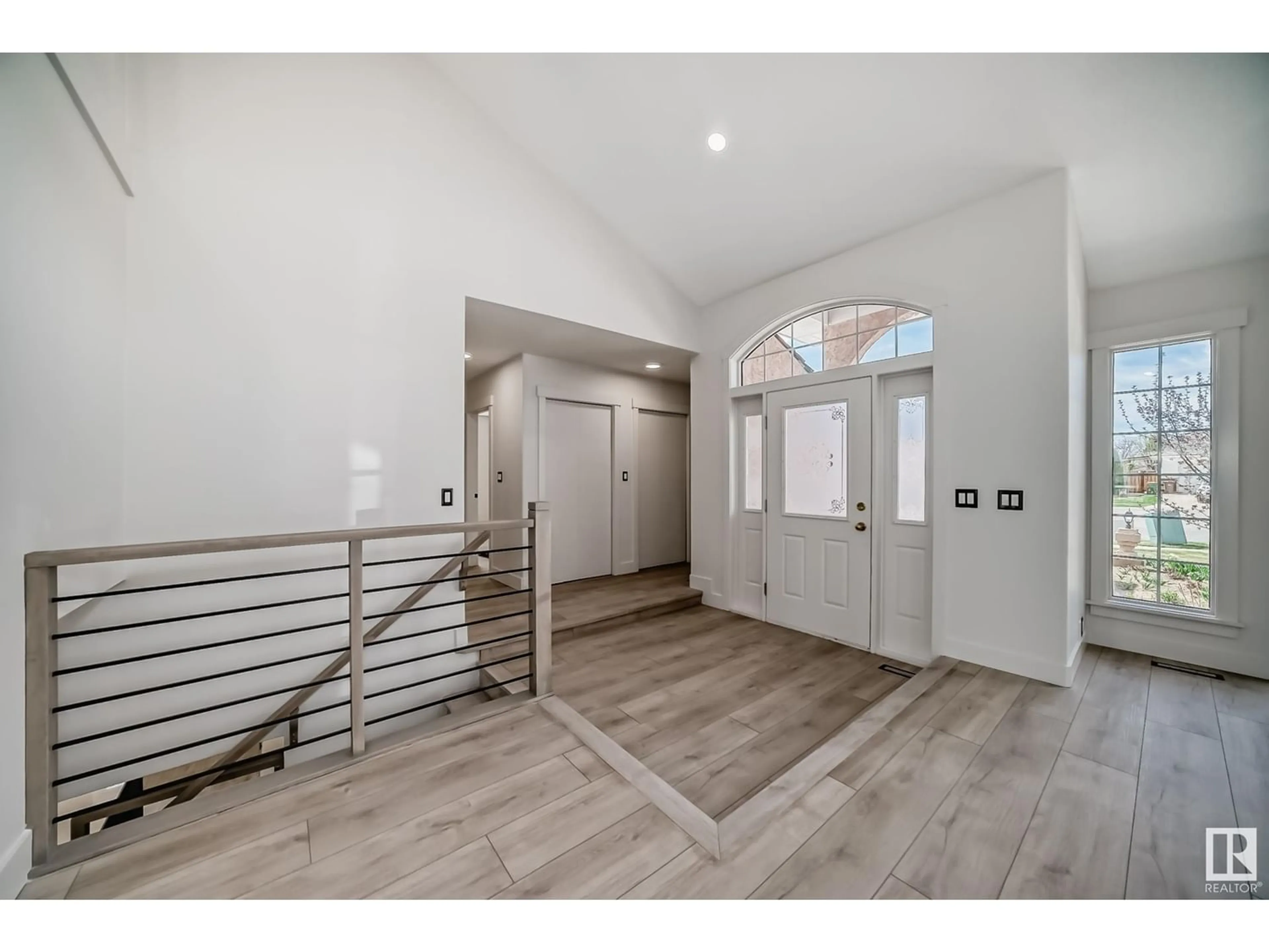 Indoor entryway for 6 ONESTI PL, St. Albert Alberta T8N6E5