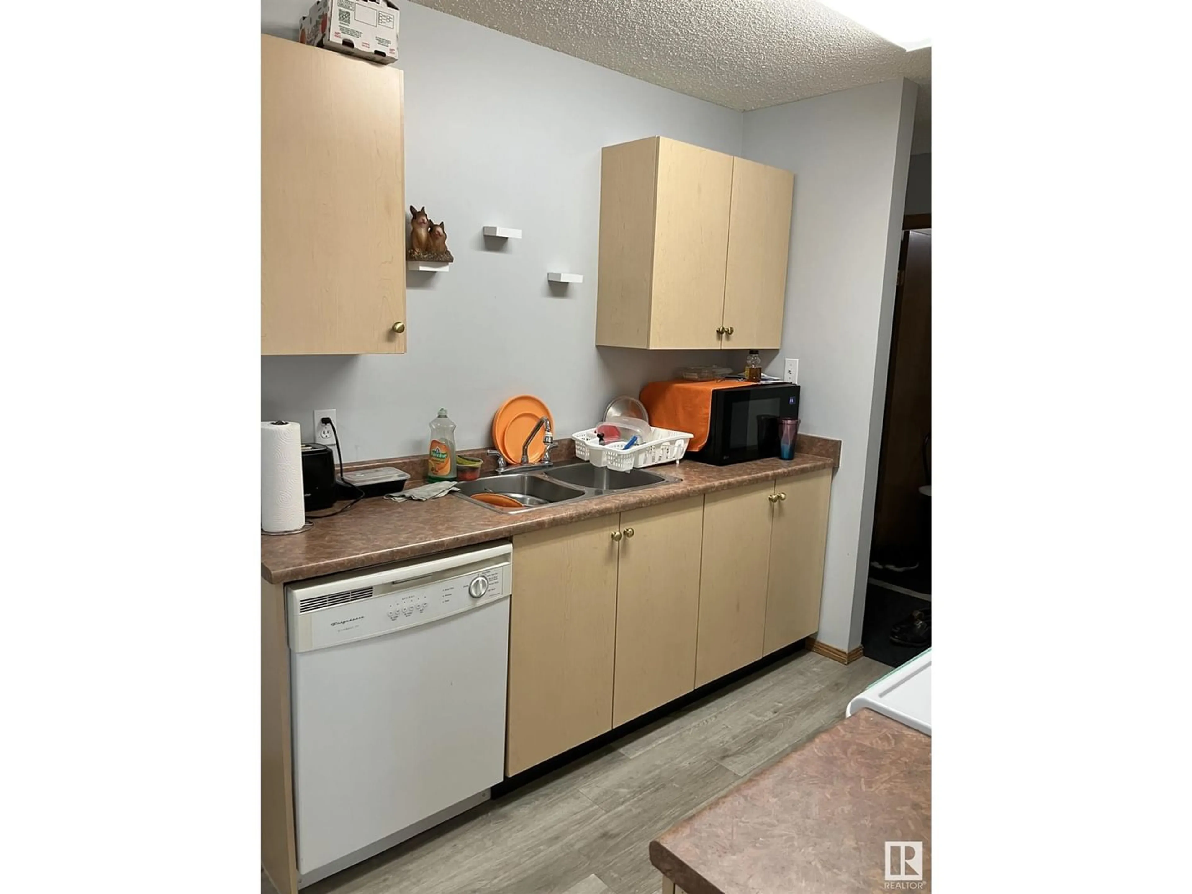 Kitchen for #102B 260 Spruce Ridge RD, Spruce Grove Alberta T7X0A1