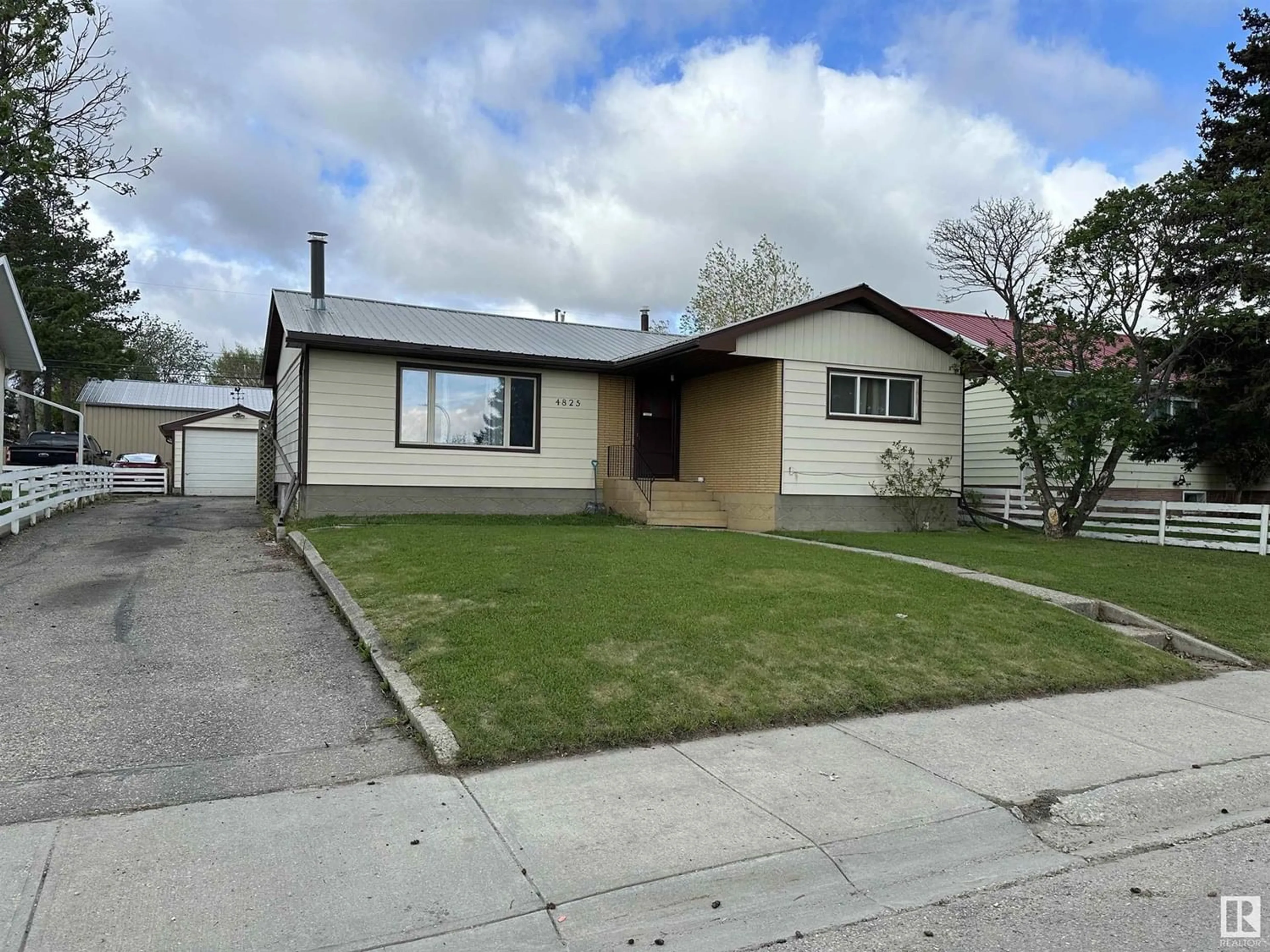 Frontside or backside of a home for 4825 55 AV, Drayton Valley Alberta T7A1B6