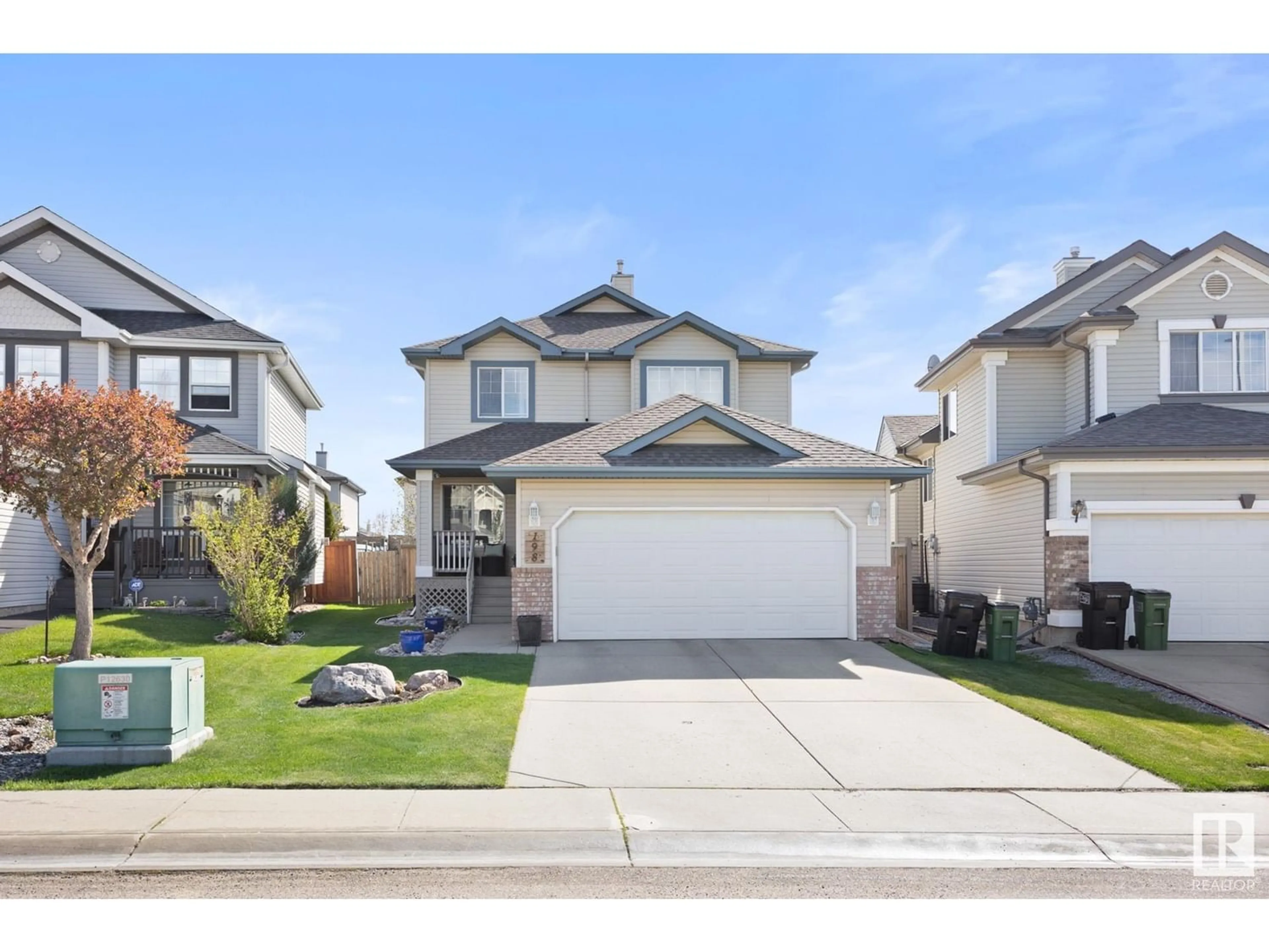 Frontside or backside of a home for 198 COTE CR NW, Edmonton Alberta T6V1L4