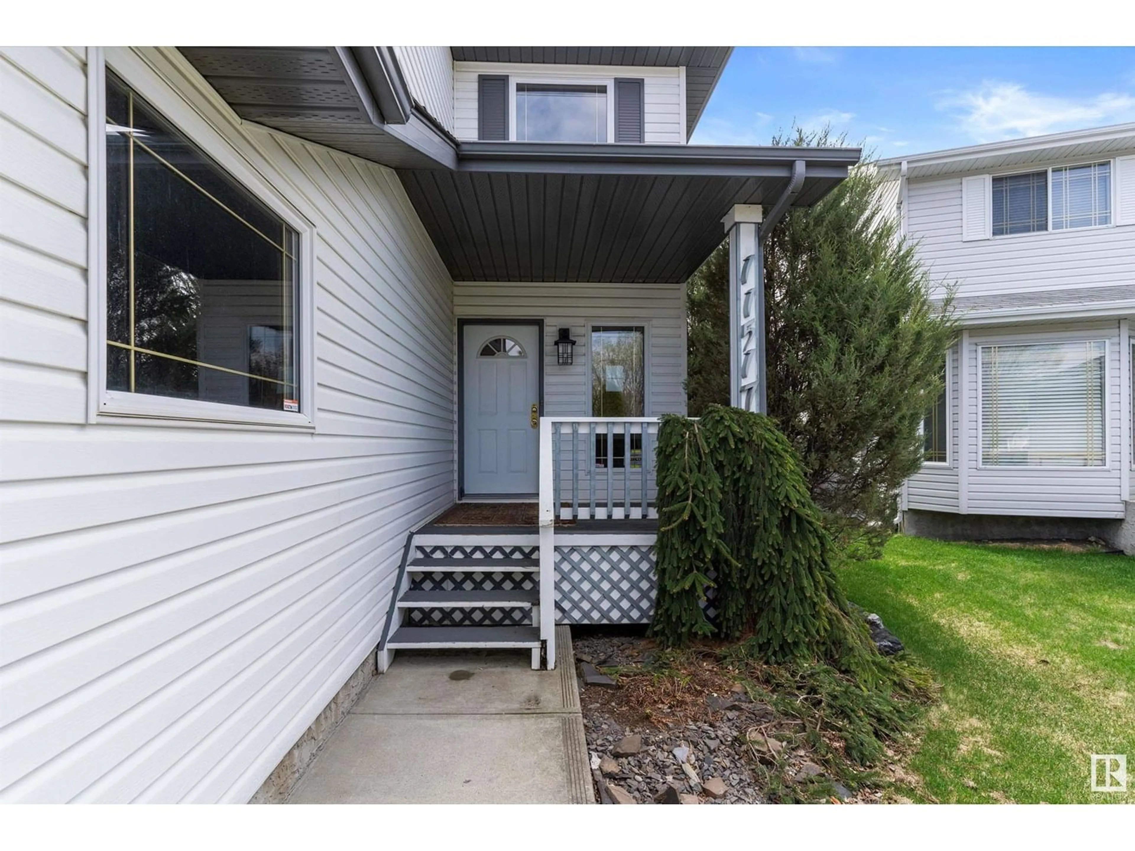 A pic from exterior of the house or condo for 11517 9A AV NW, Edmonton Alberta T6J7B2