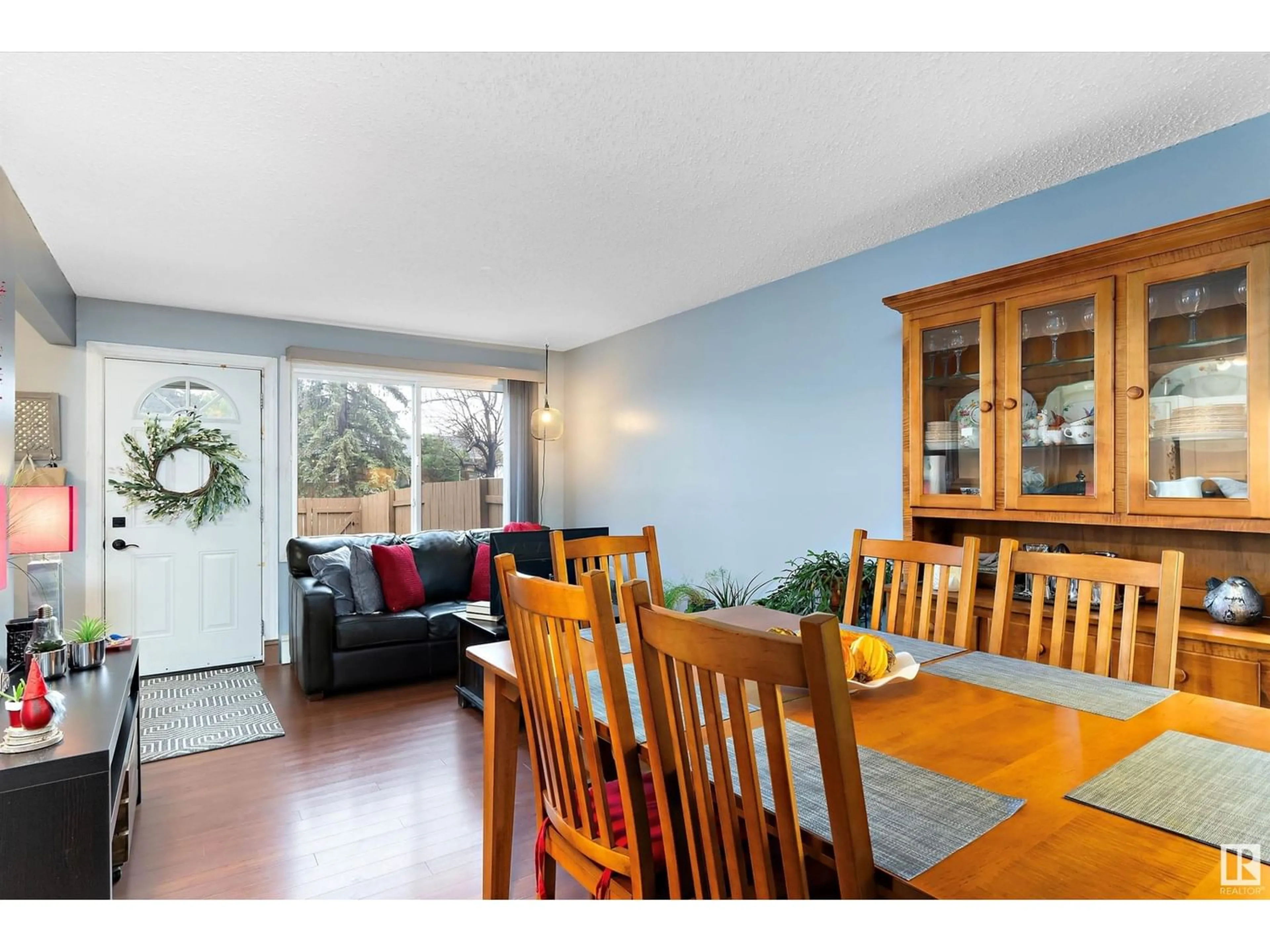 Dining room for #11 18315 89 AV NW, Edmonton Alberta T5T1X2