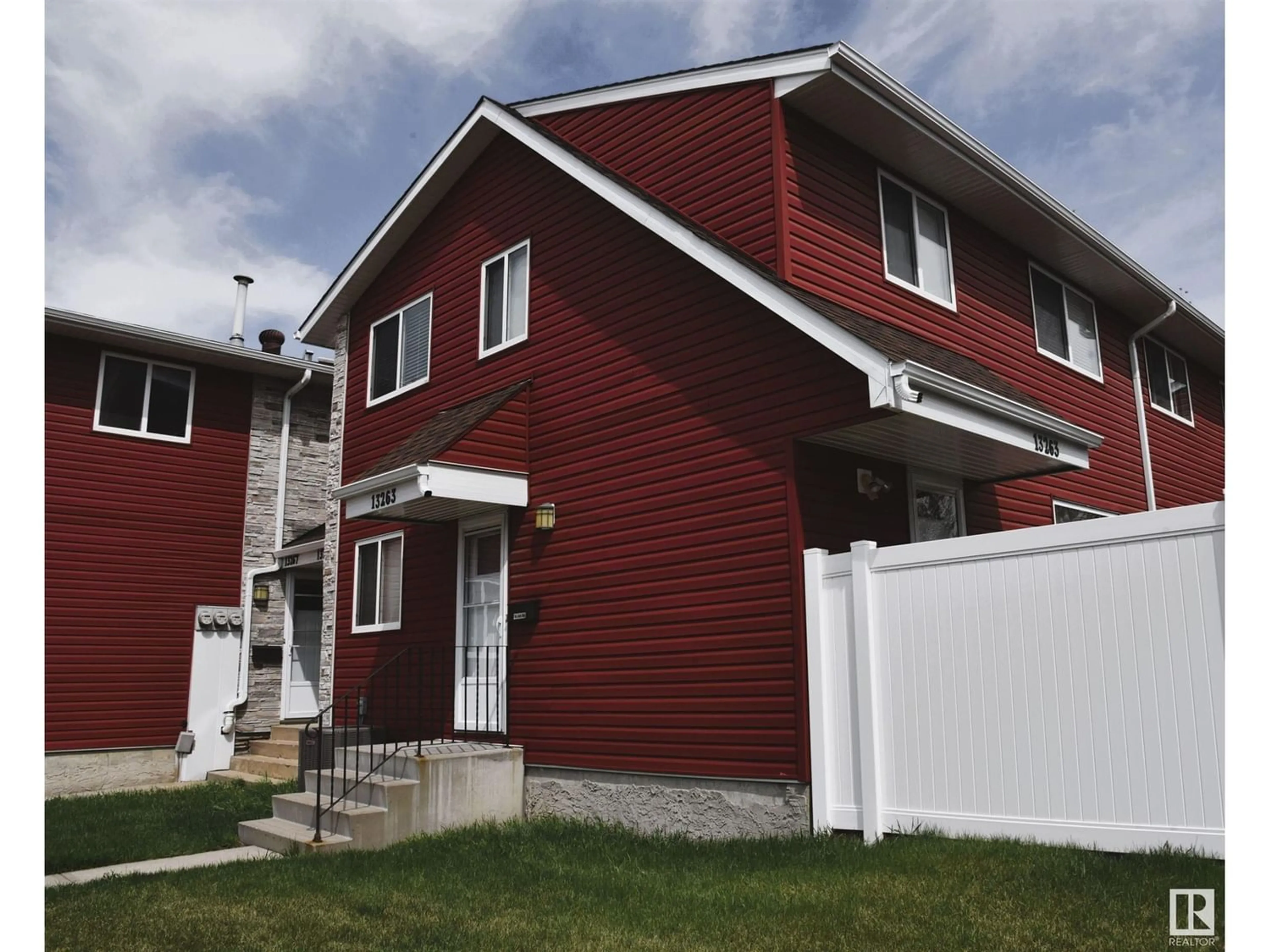 A pic from exterior of the house or condo for 13263 47 ST NW NW, Edmonton Alberta T5A3L5