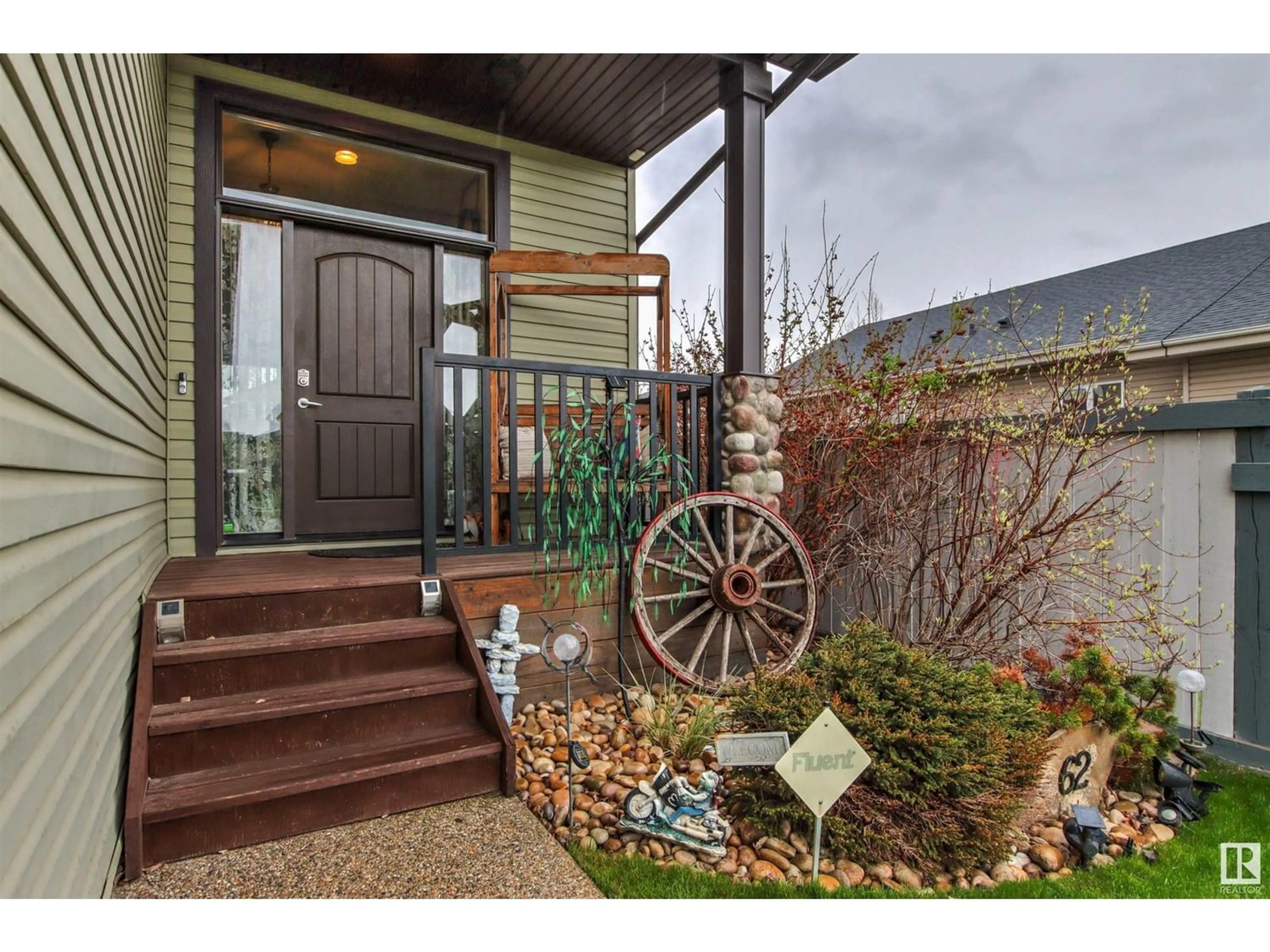 Indoor entryway, wood floors for 62 LONGVIEW DR, Spruce Grove Alberta T7X0H4