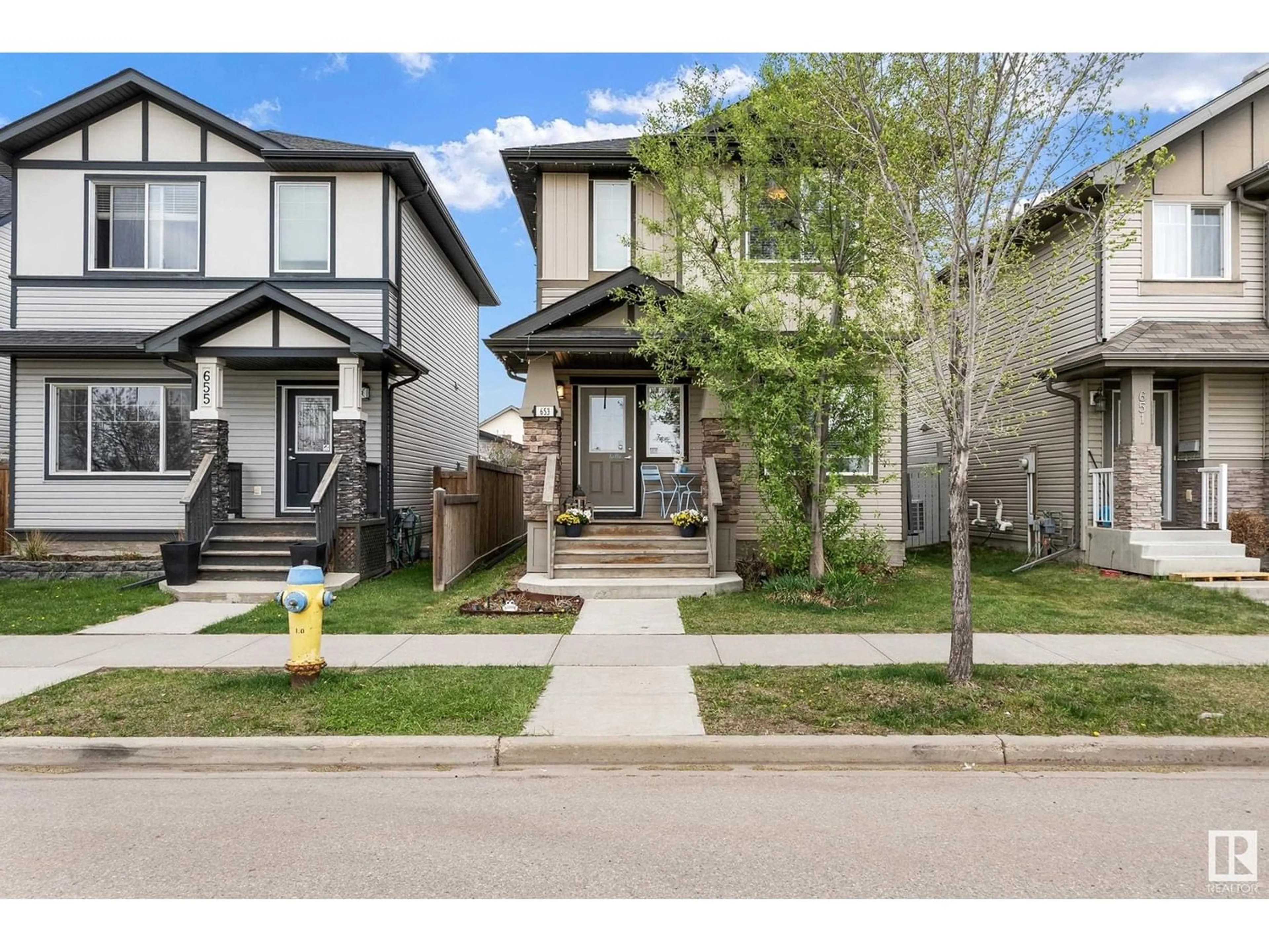 A pic from exterior of the house or condo for 653 Allard Blvd SW, Edmonton Alberta T6W2G3
