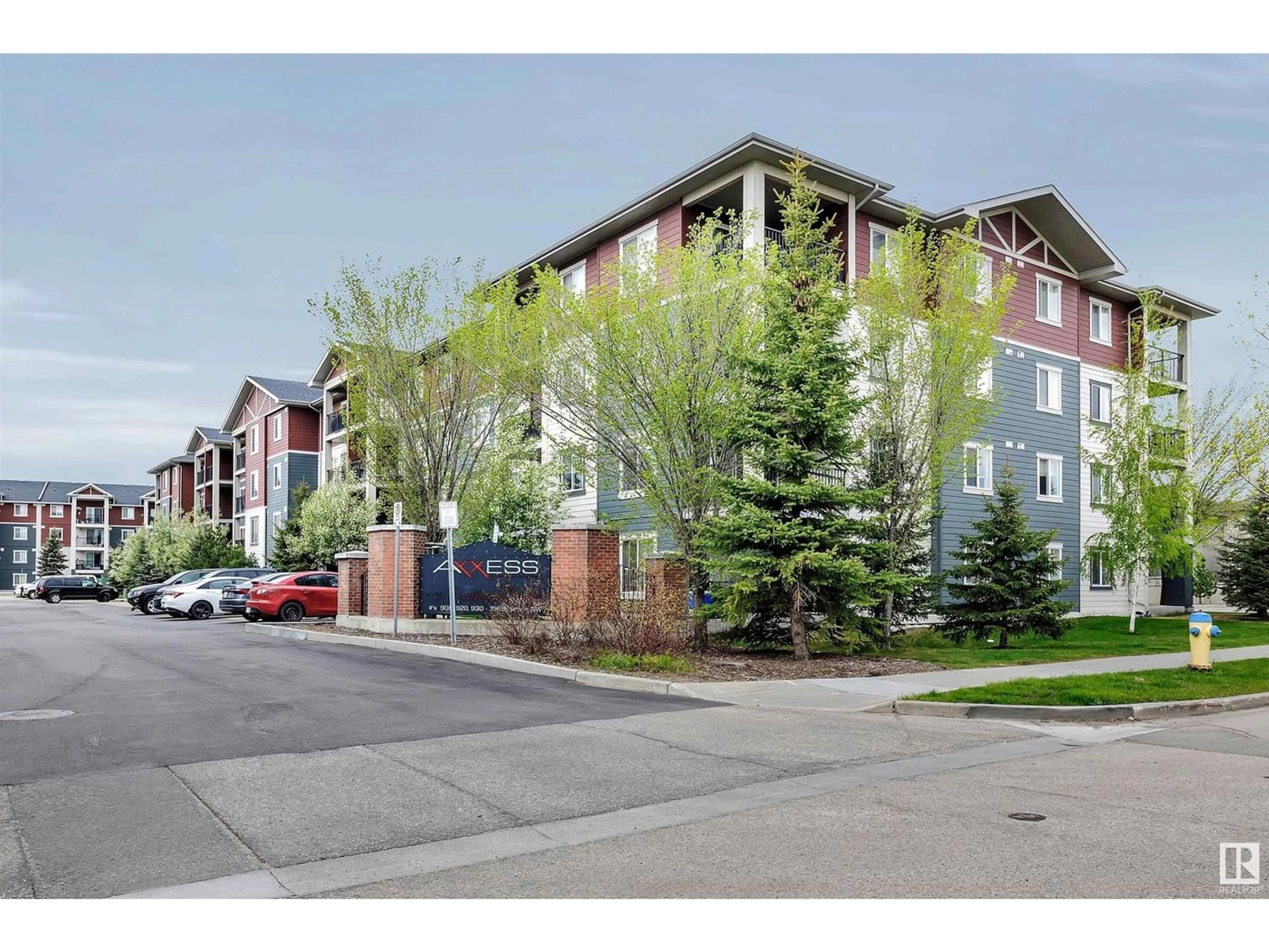 A pic from exterior of the house or condo for #404 920 156 ST NW, Edmonton Alberta T6R0N6