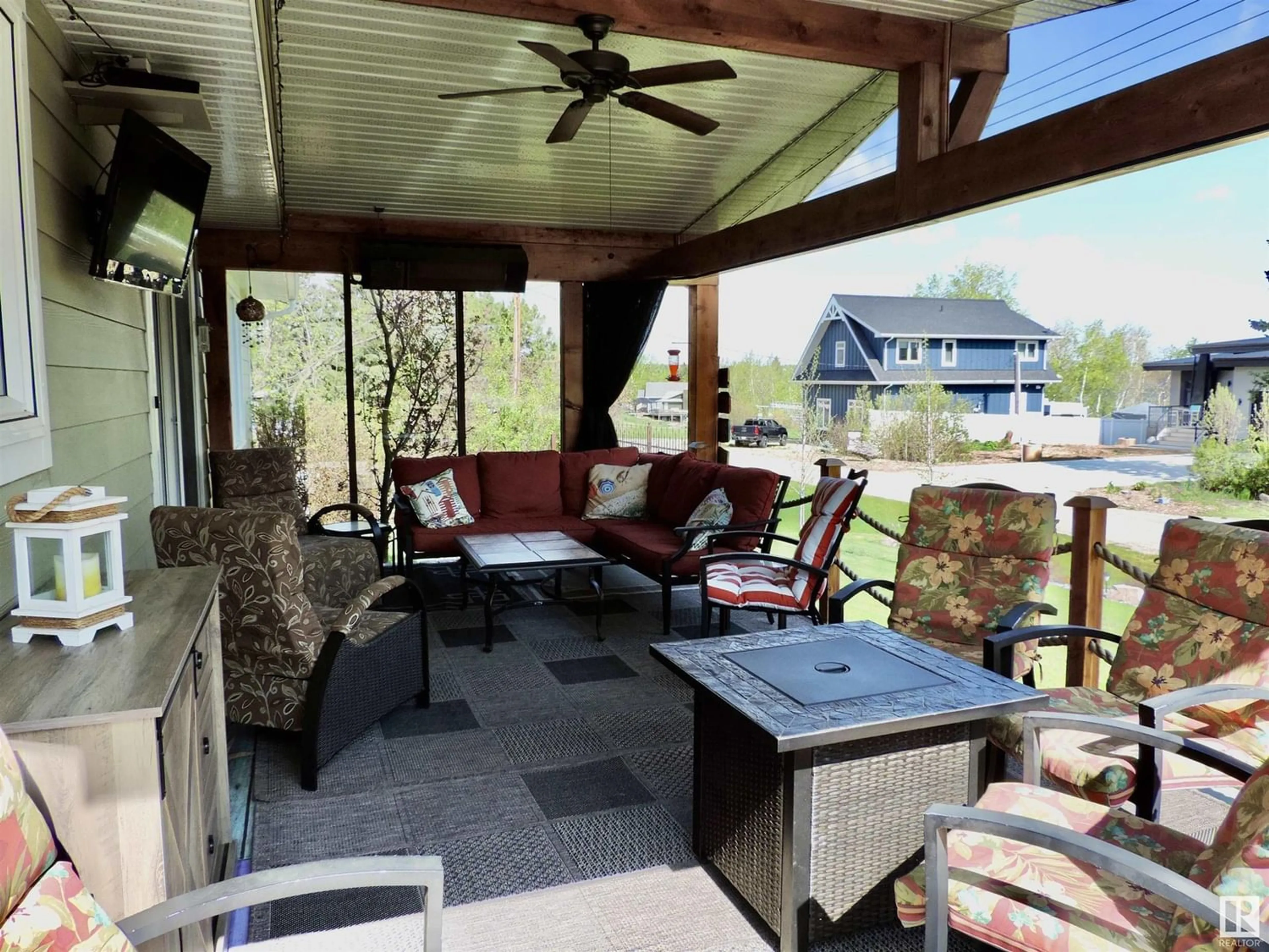 Patio for #39 53004 RGE RD 54 A, Rural Parkland County Alberta T0E2B0