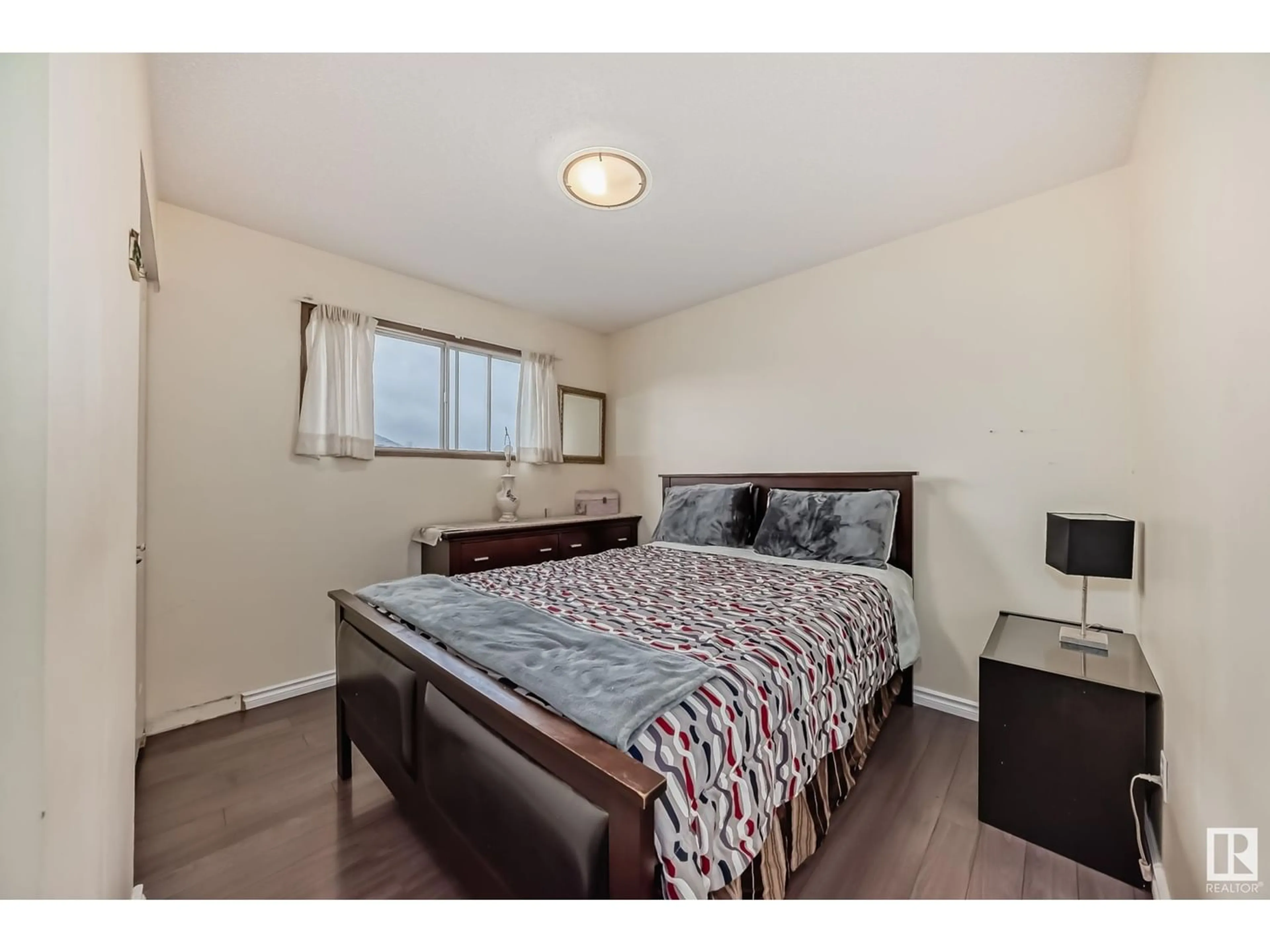 A pic of a room for 15231 96 ST NW NW, Edmonton Alberta T5E6C3