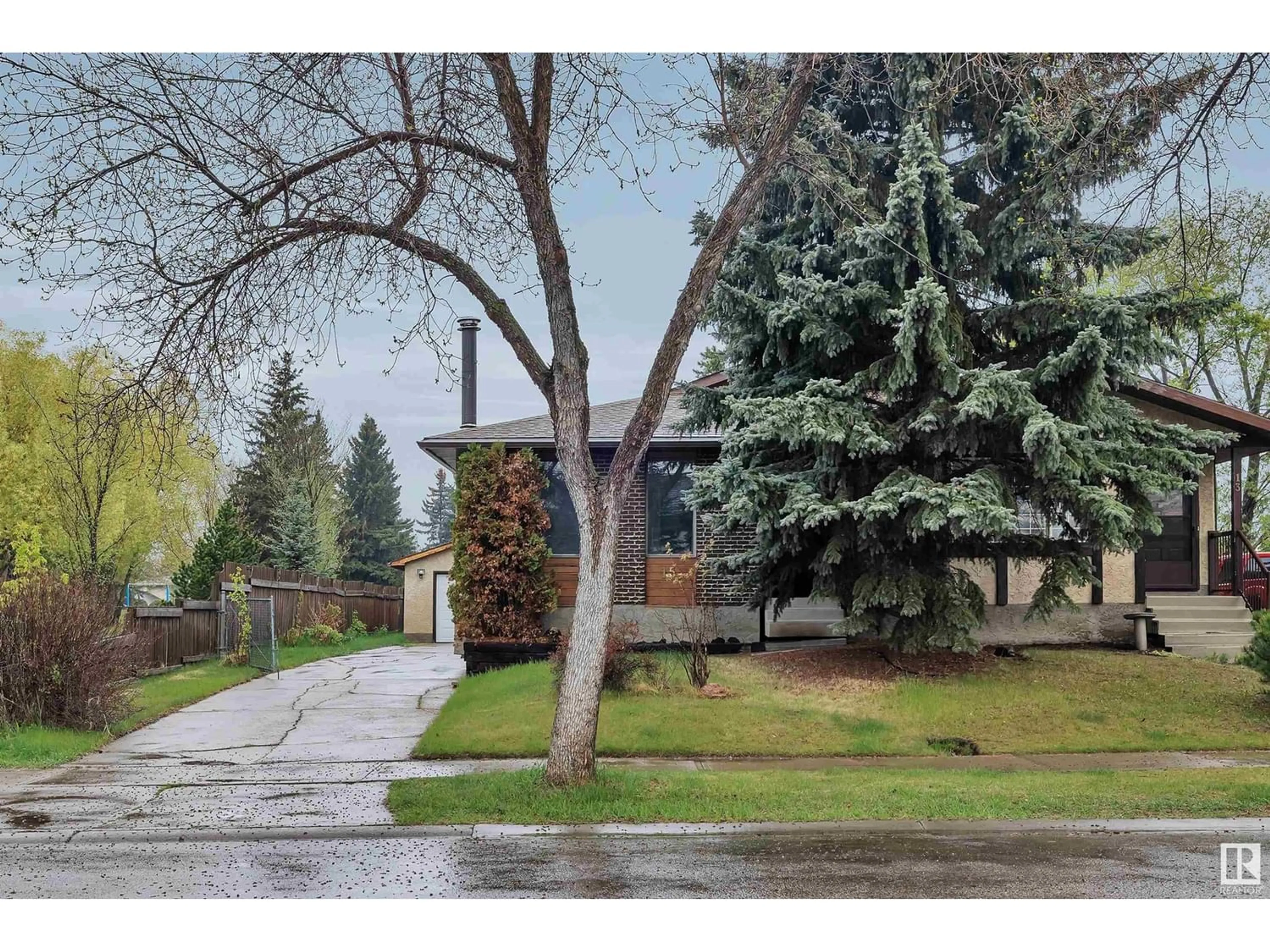 Street view for 15 WESTWOOD DR, St. Albert Alberta T8N3E3