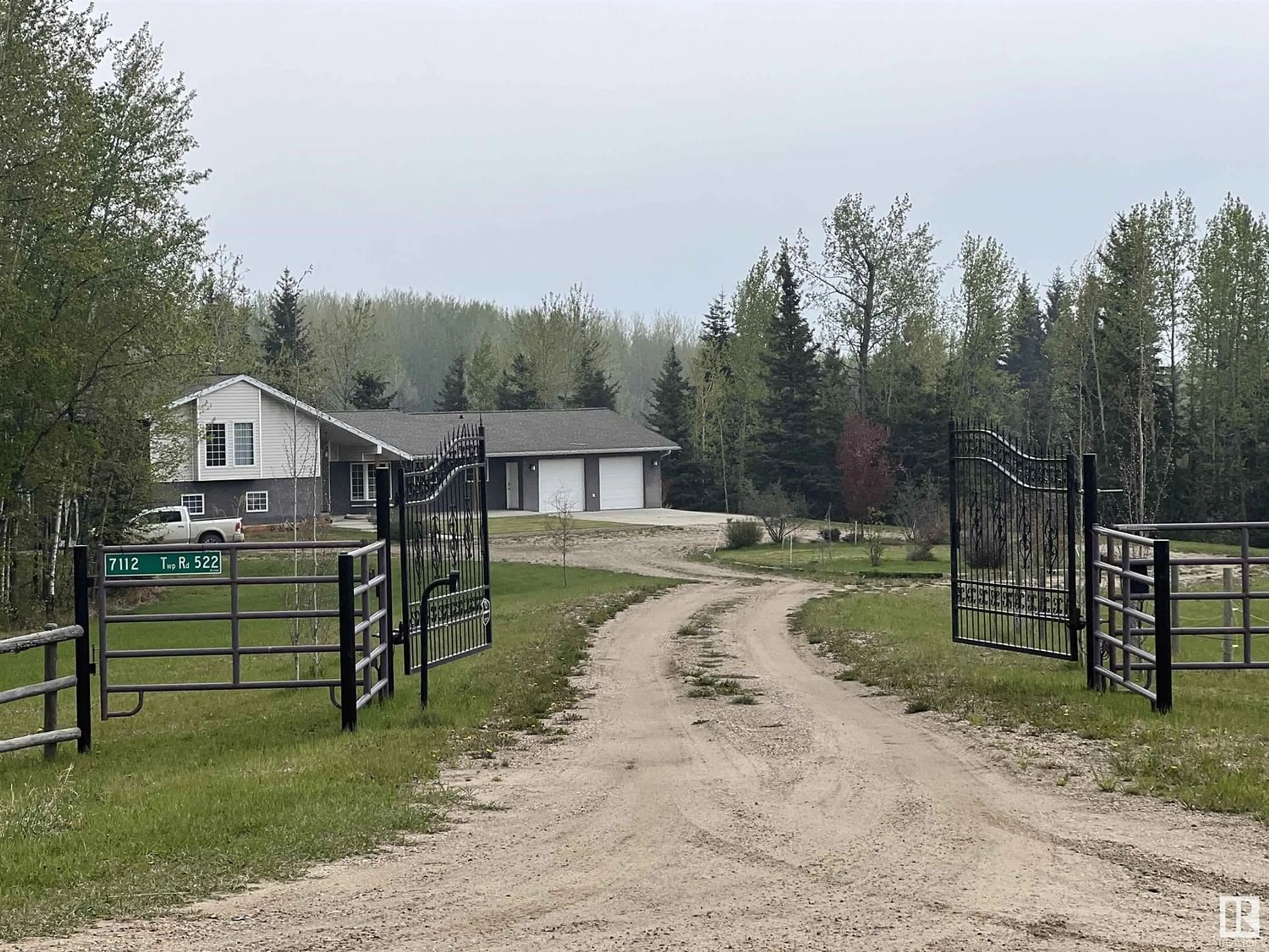 Fenced yard for 7112 TWP 522, Rural Parkland County Alberta T0E0S0