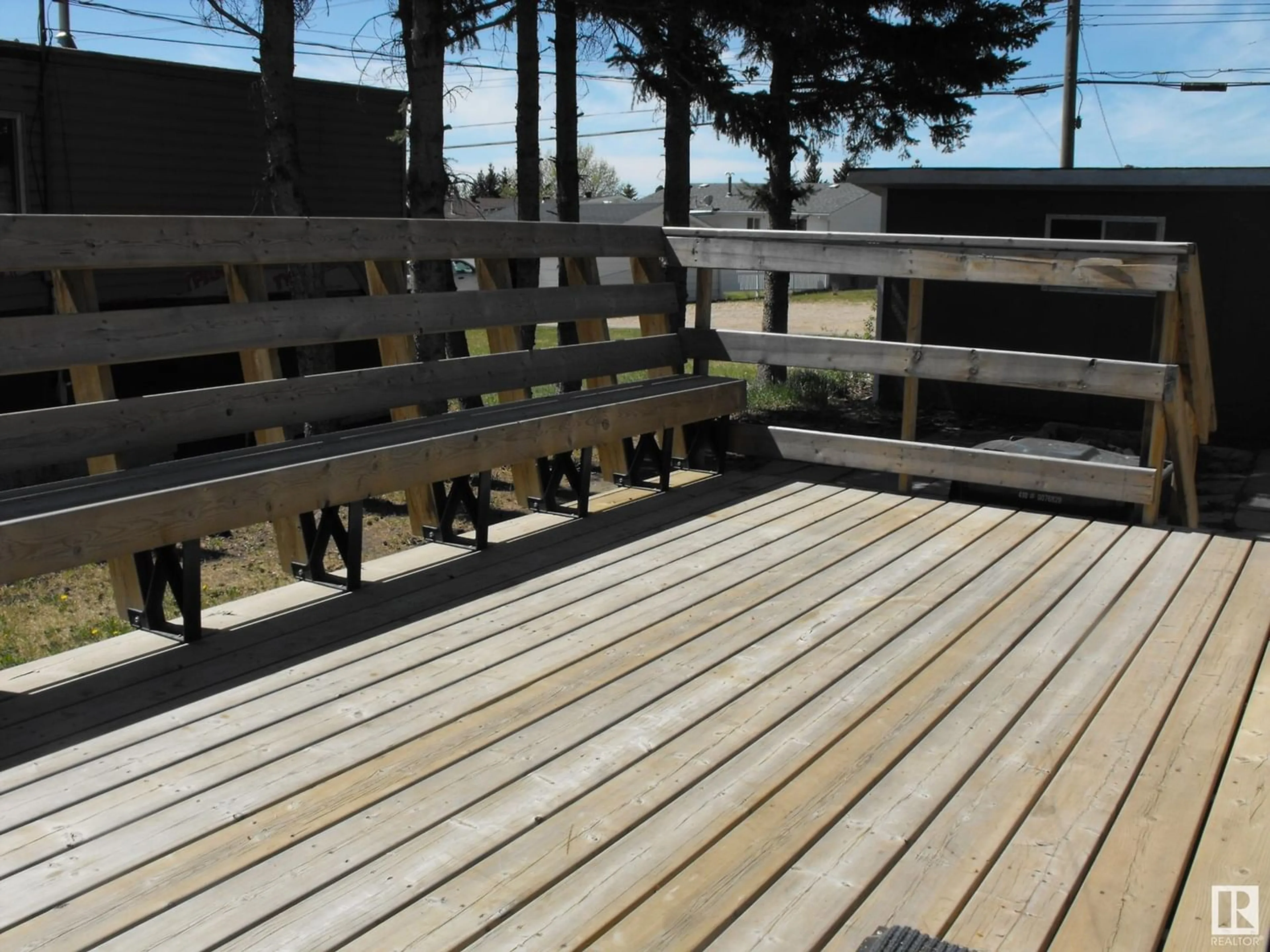 Patio for 5526 49 ST, Elk Point Alberta T0A1A0