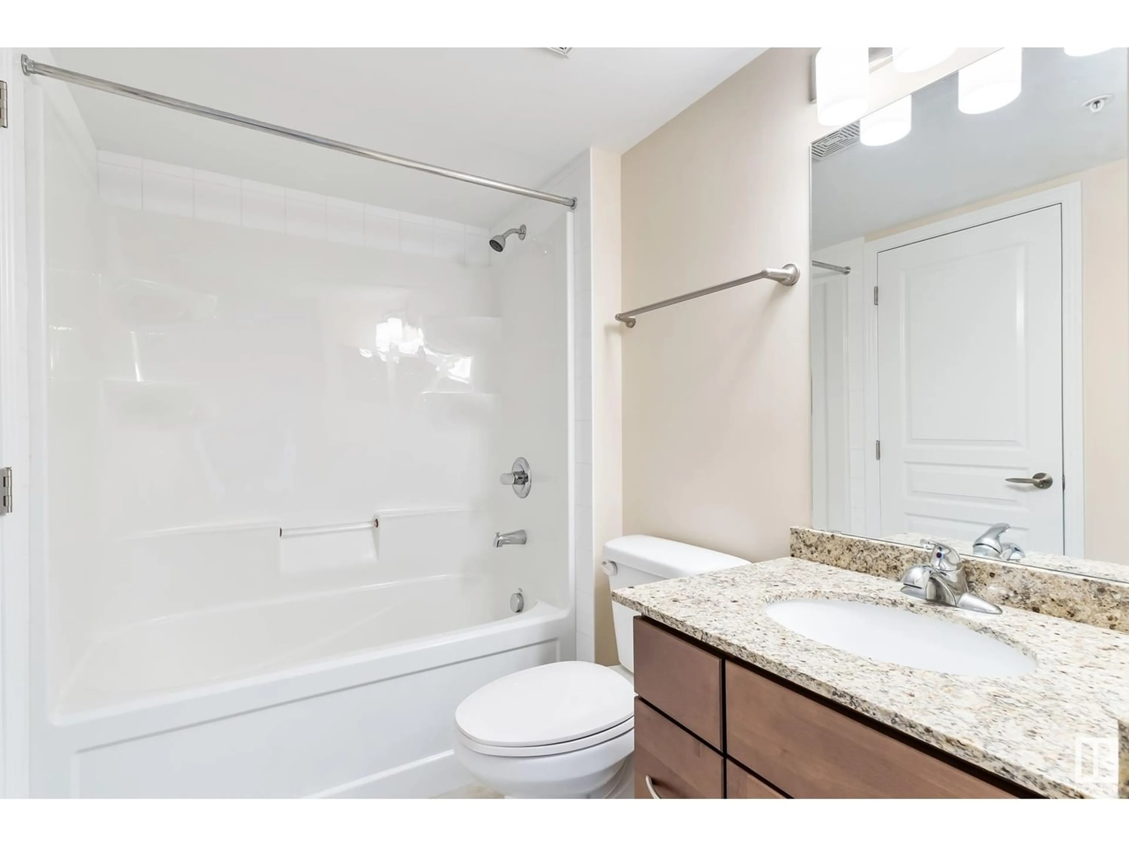 Standard bathroom for #404 7021 South Terwillegar DR NW, Edmonton Alberta T6R3V7