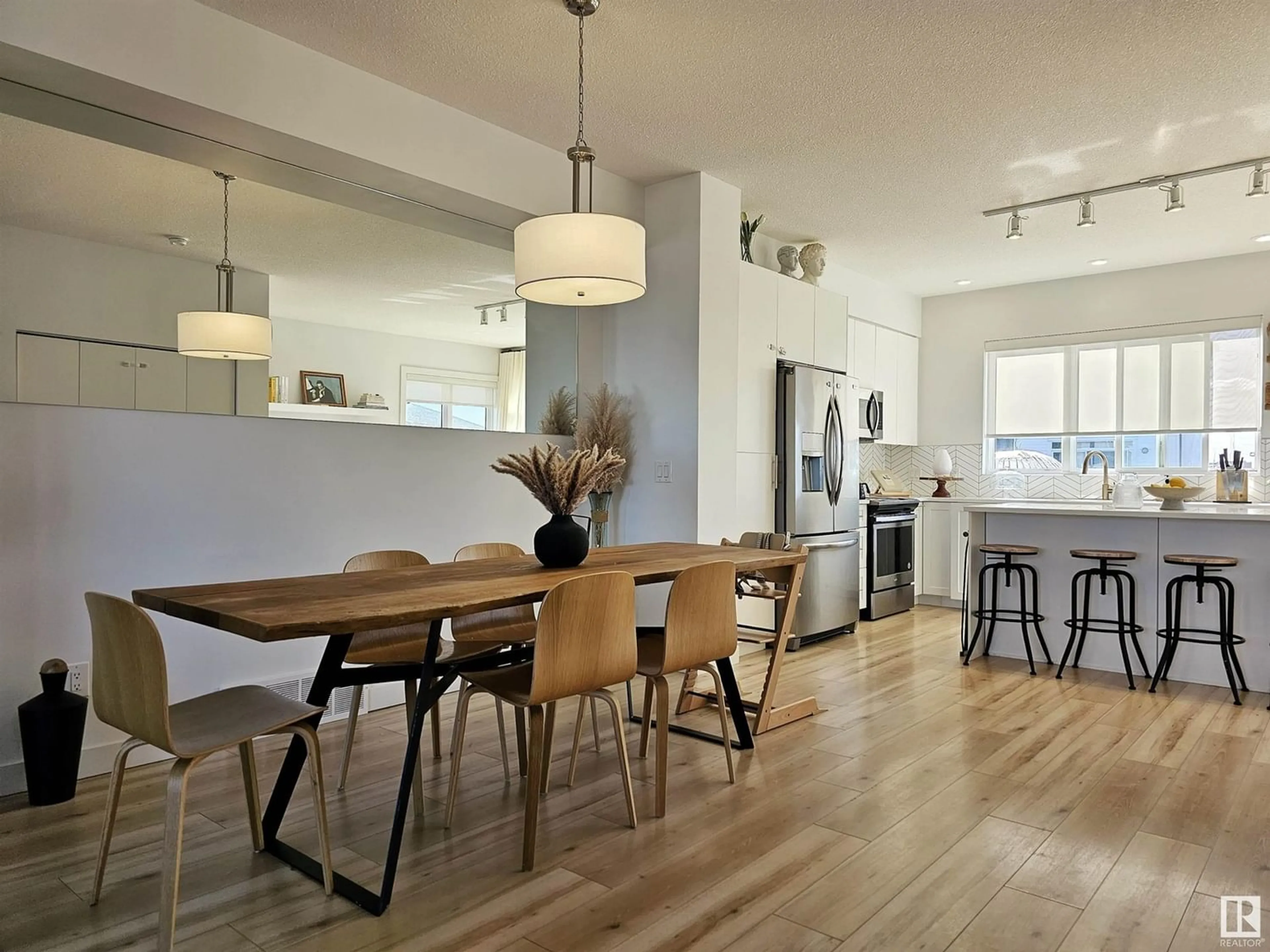 Dining room for #15 100 JENSEN LAKES BV, St. Albert Alberta T8N7T9