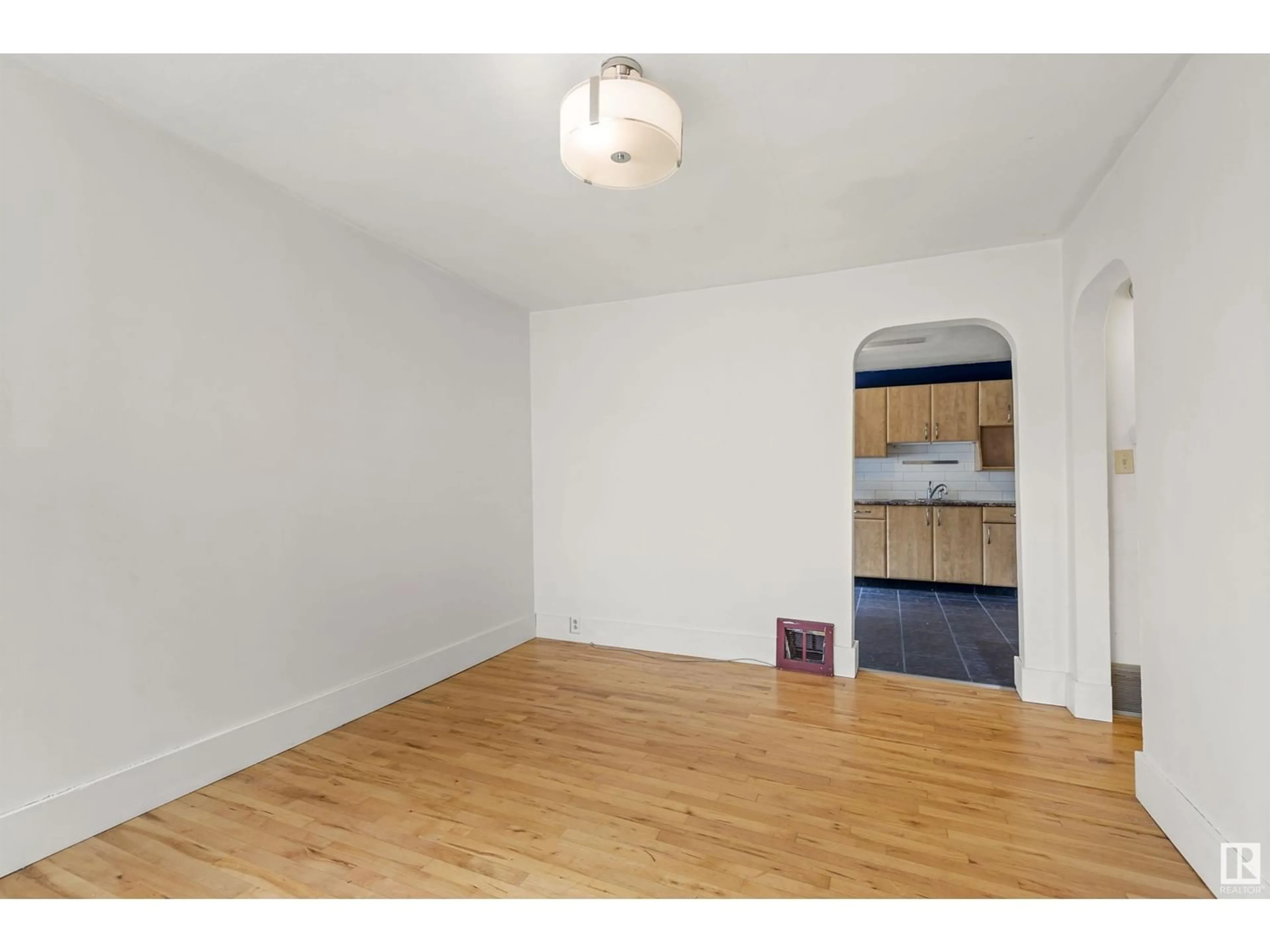 A pic of a room for 12236 104 ST NW, Edmonton Alberta T5G2L6