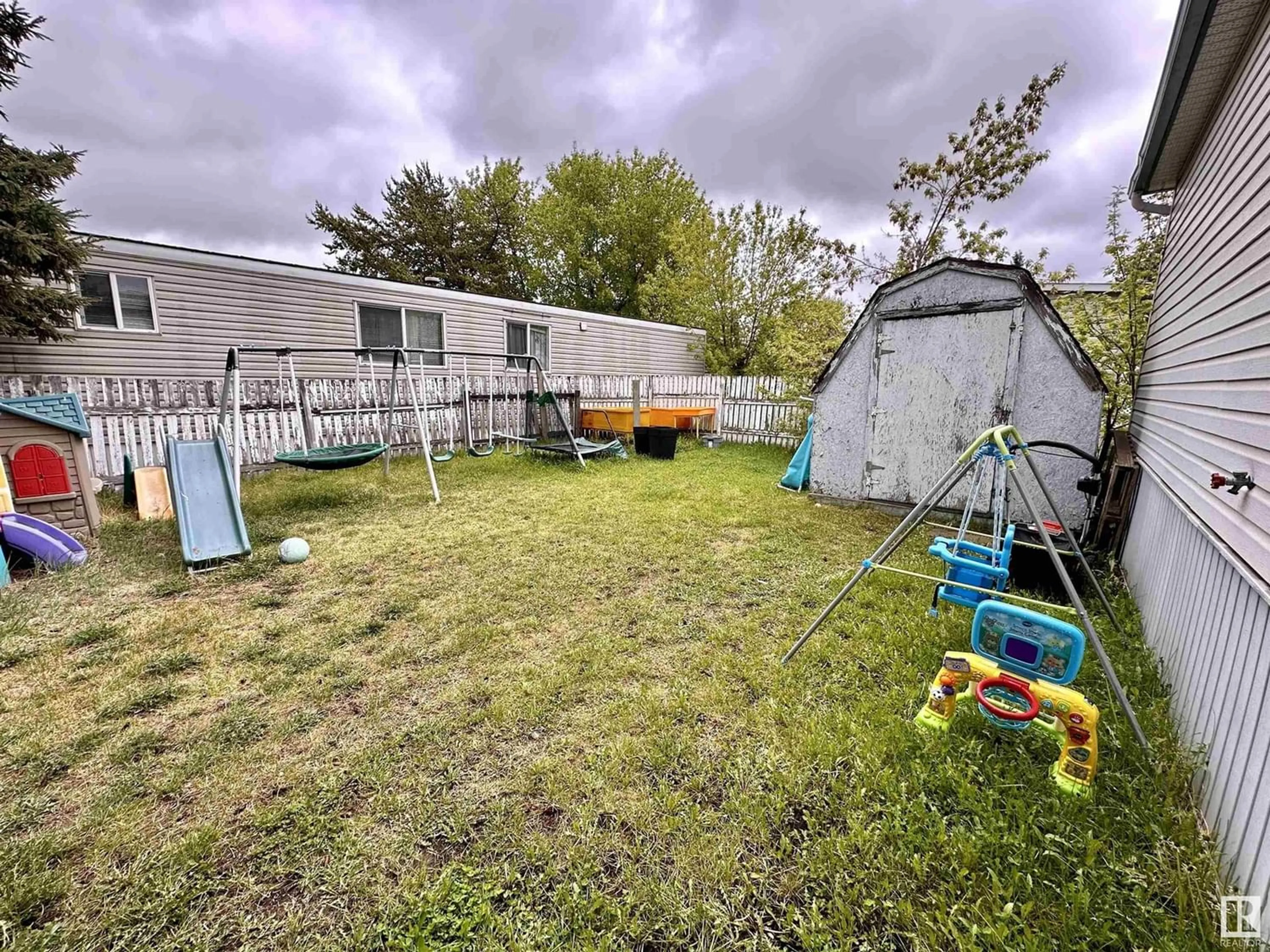 Fenced yard for #106 305 Calahoo RD, Spruce Grove Alberta T7X3K7