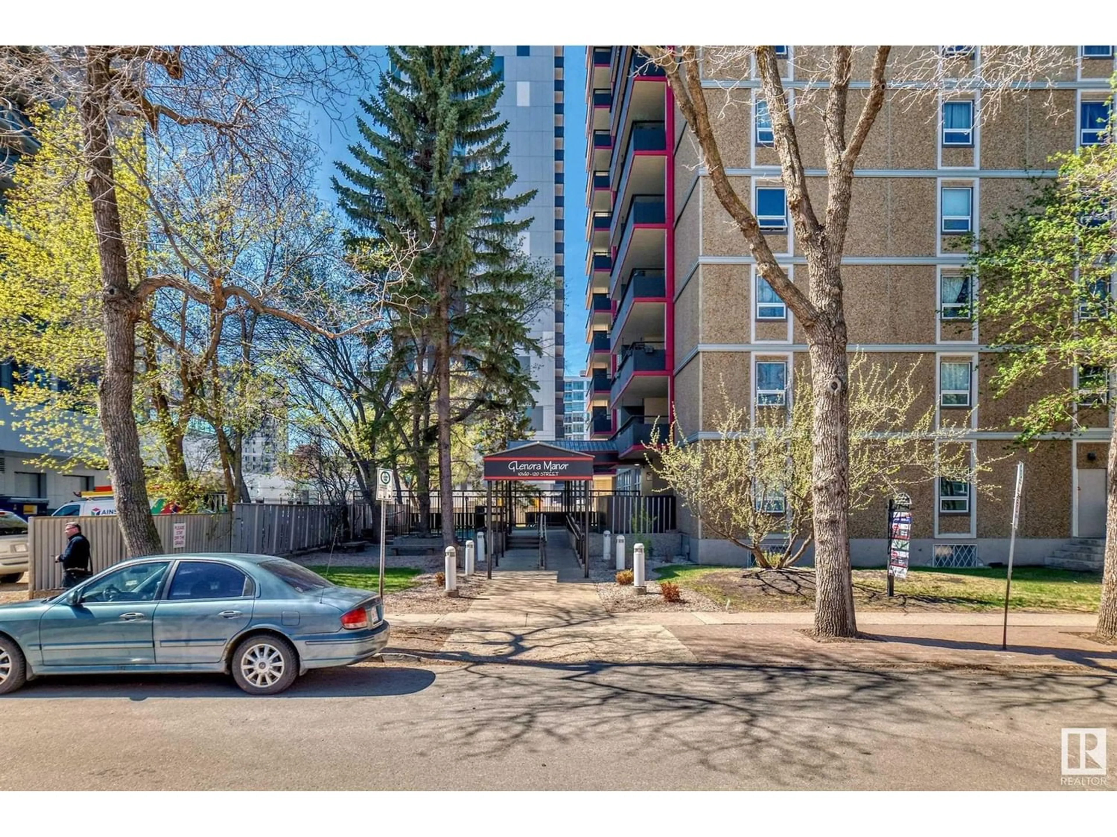 A pic from exterior of the house or condo for #601 10140 120 ST NW, Edmonton Alberta T5K1Z8
