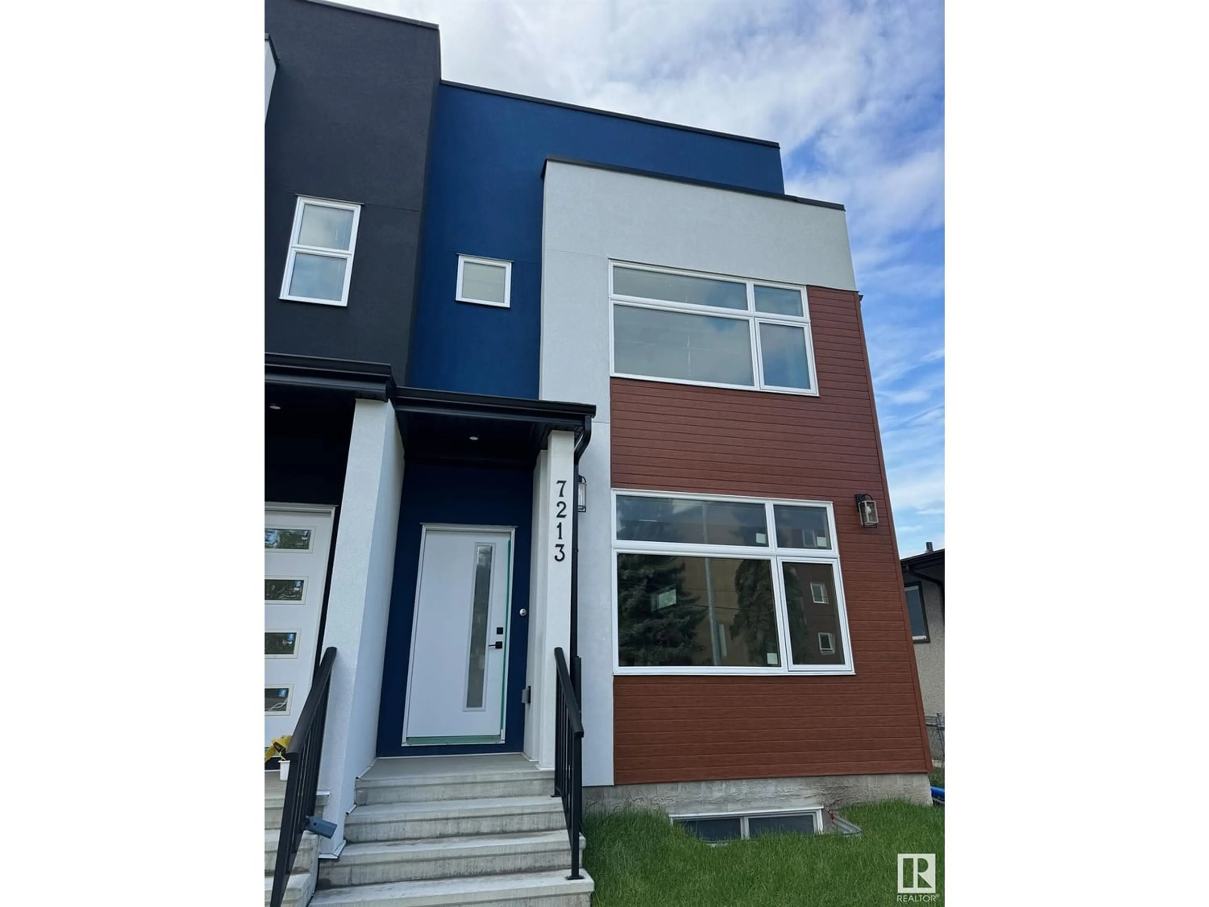 A pic from exterior of the house or condo for 7213 81 AV NW, Edmonton Alberta T6B0E1