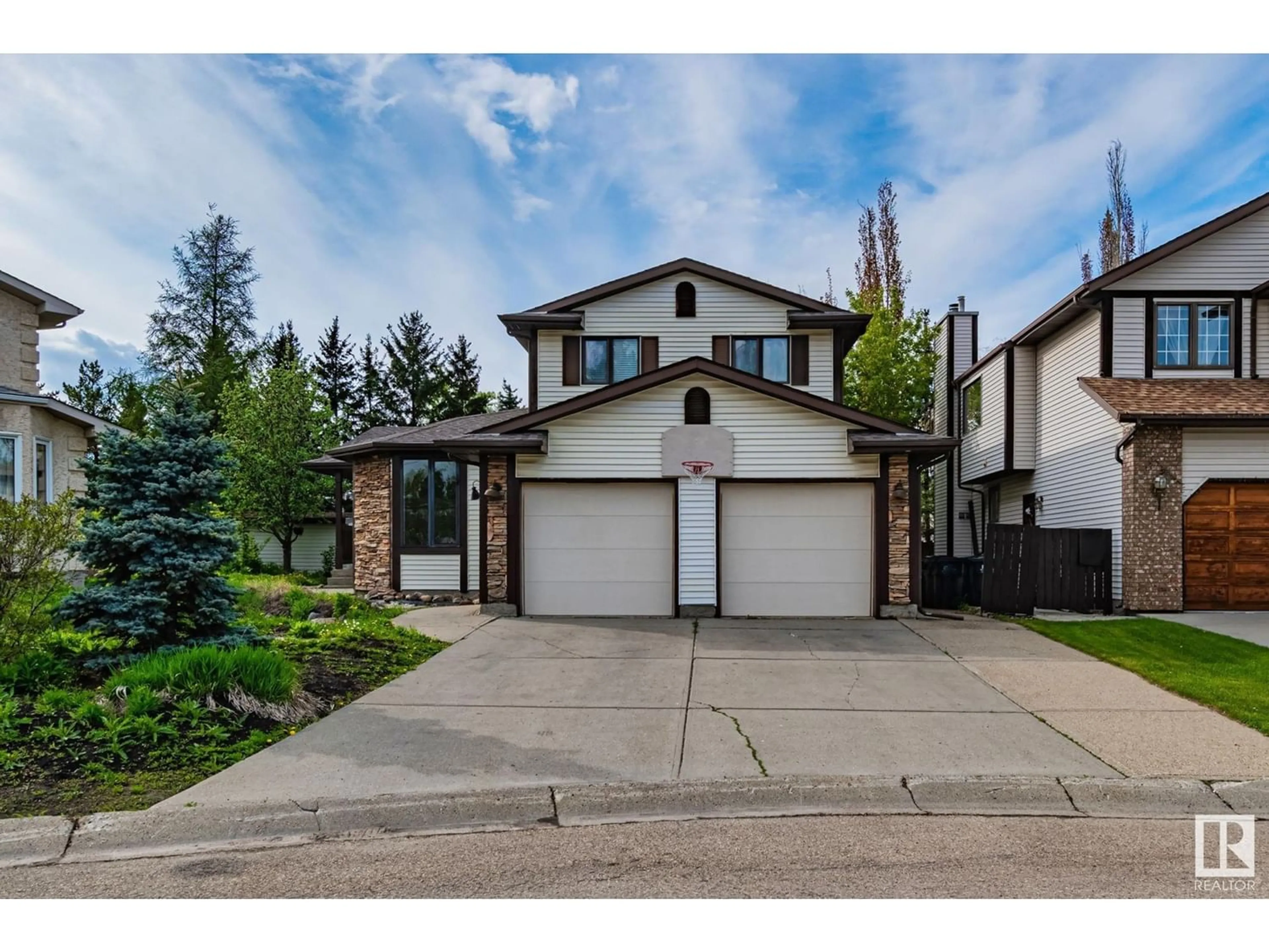 Frontside or backside of a home for 113 MEADOWVIEW DR, Sherwood Park Alberta T8H1M4