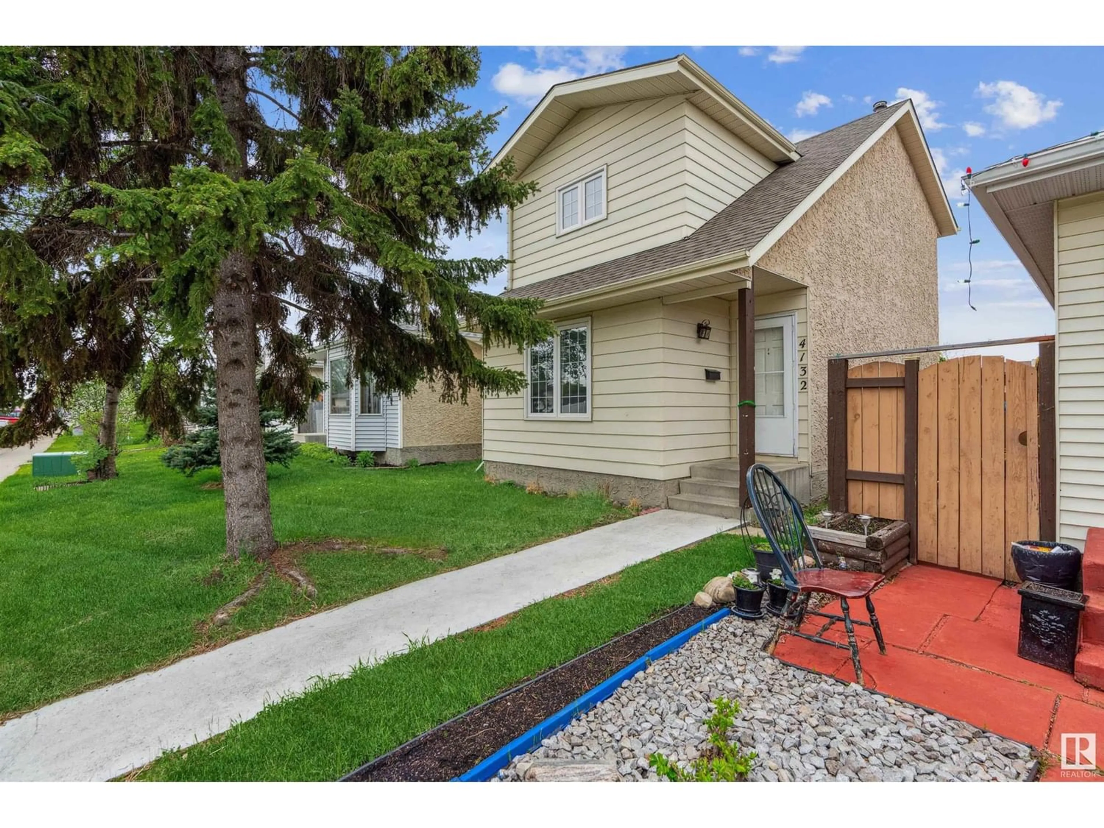 A pic from exterior of the house or condo for 4132 36 ST NW, Edmonton Alberta T6L5M6