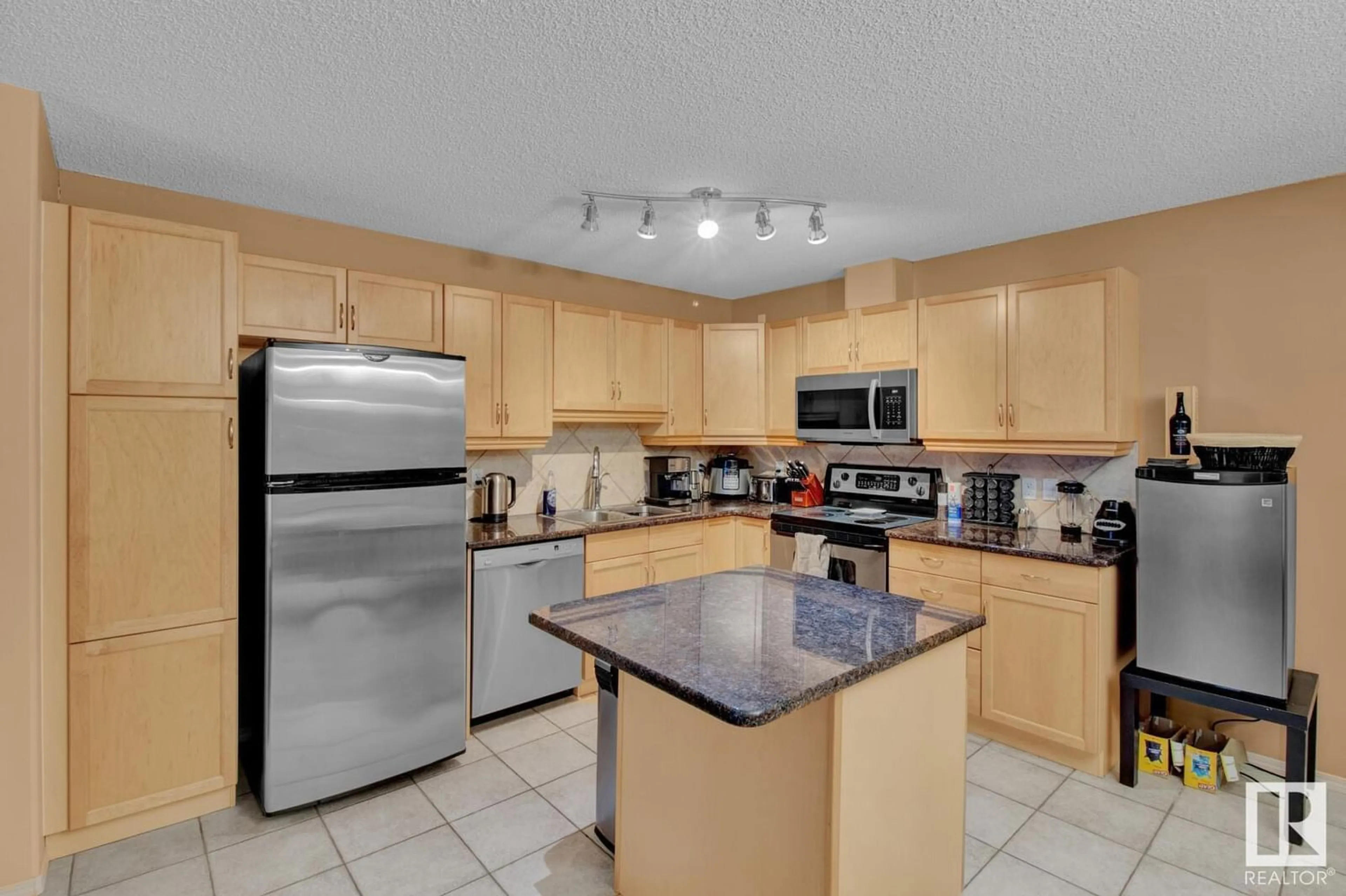 Standard kitchen for #121 279 SUDER GREENS DR NW, Edmonton Alberta T5T6X6