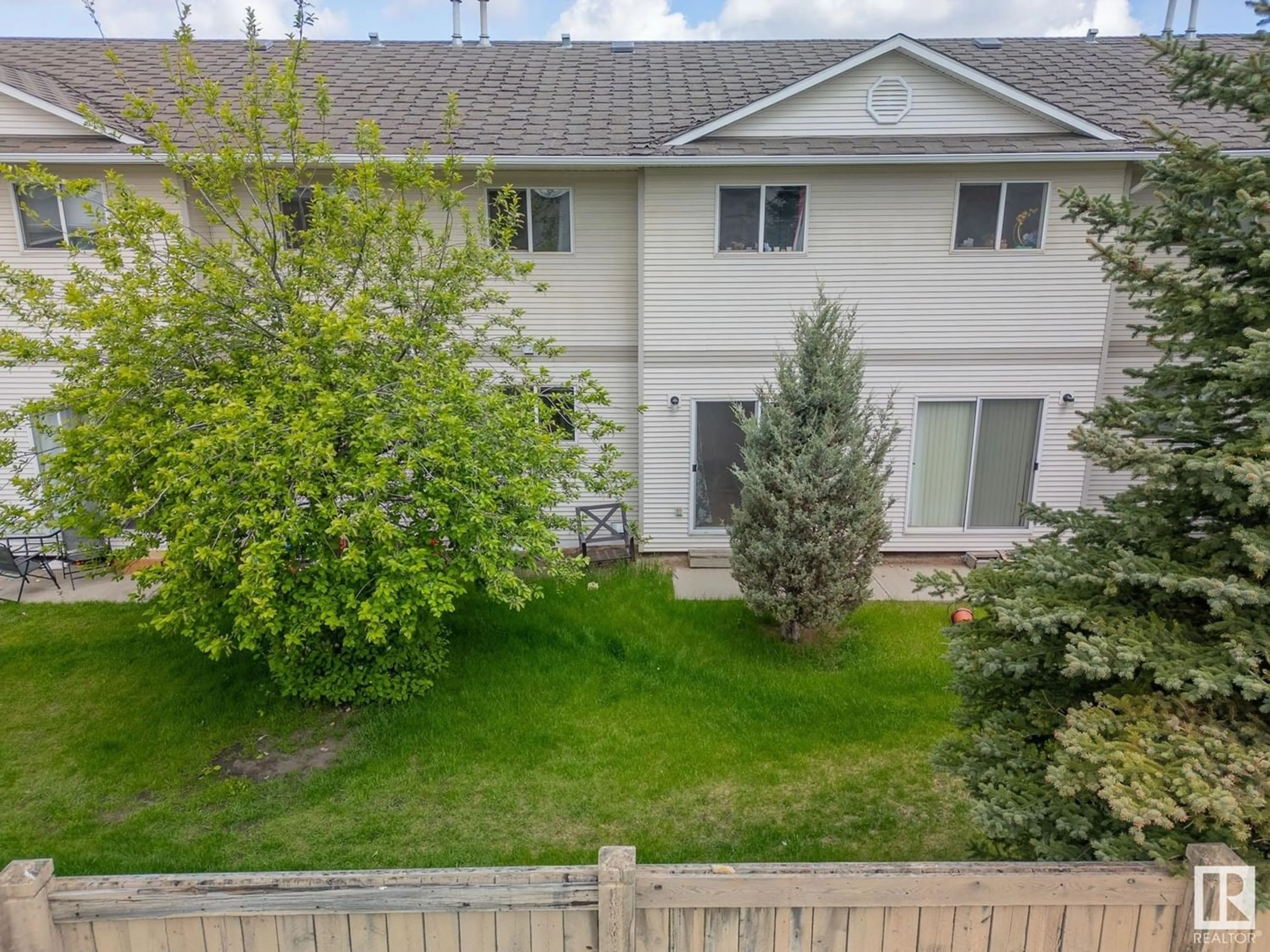 A pic from exterior of the house or condo for #204 801 BOTHWELL DR, Sherwood Park Alberta T8H2L1