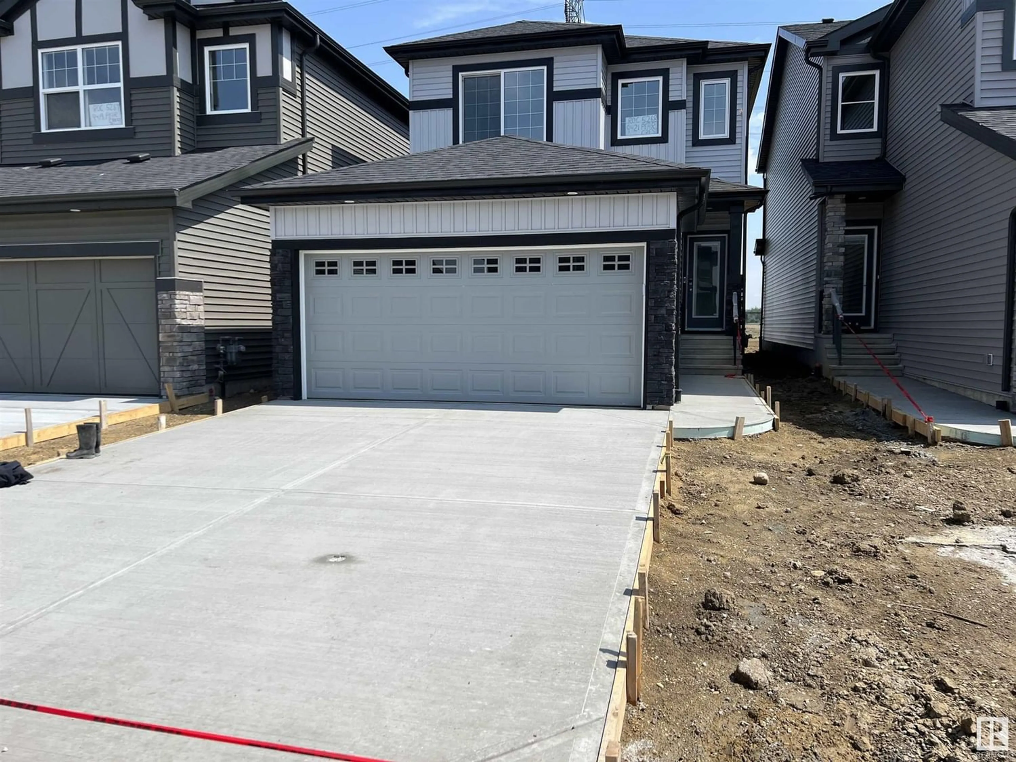 Frontside or backside of a home for 9421 PEAR CR SW, Edmonton Alberta T6X2Z5