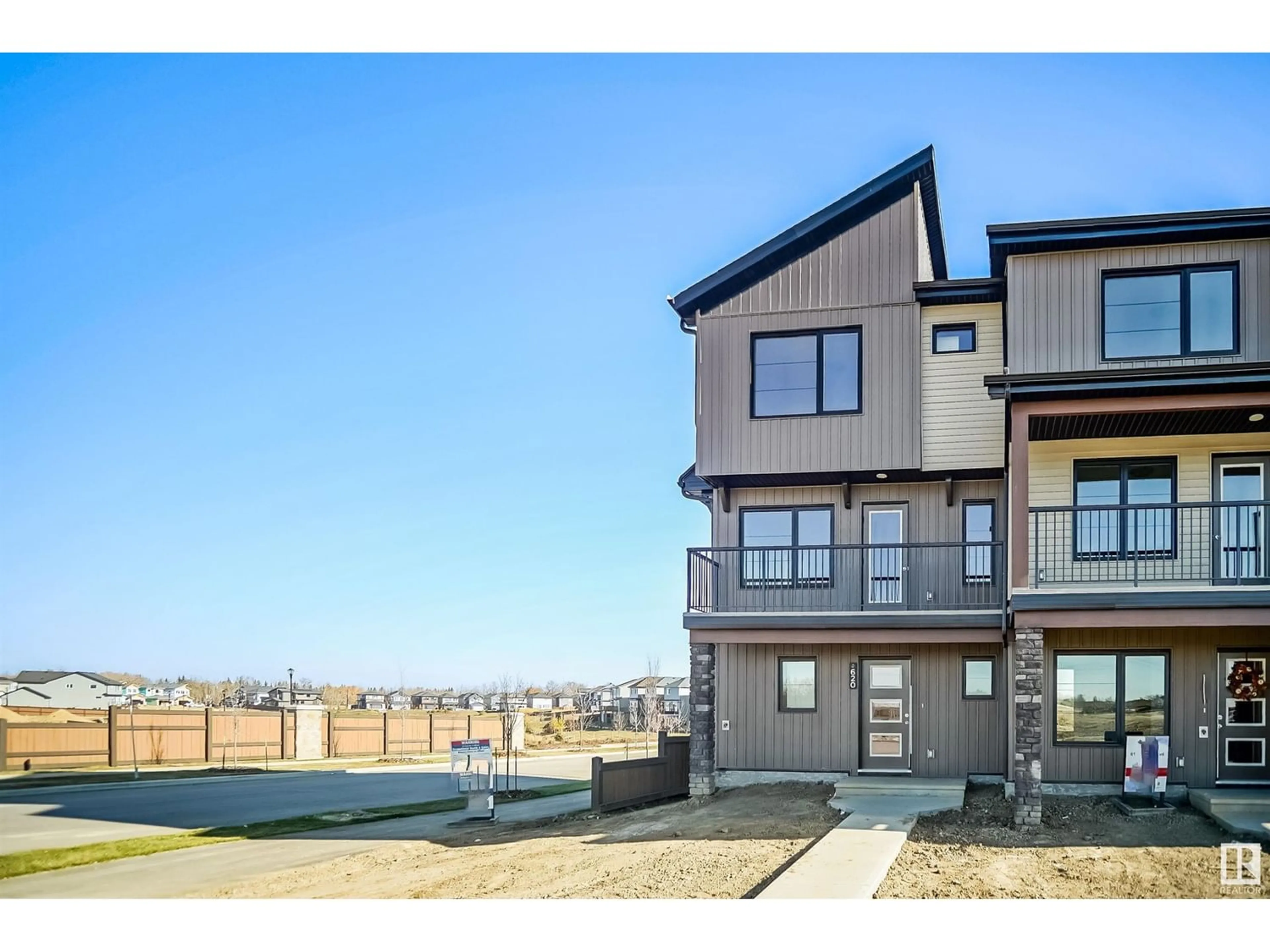 A pic from exterior of the house or condo for 588 Kinglet BV NW, Edmonton Alberta T5S0N8