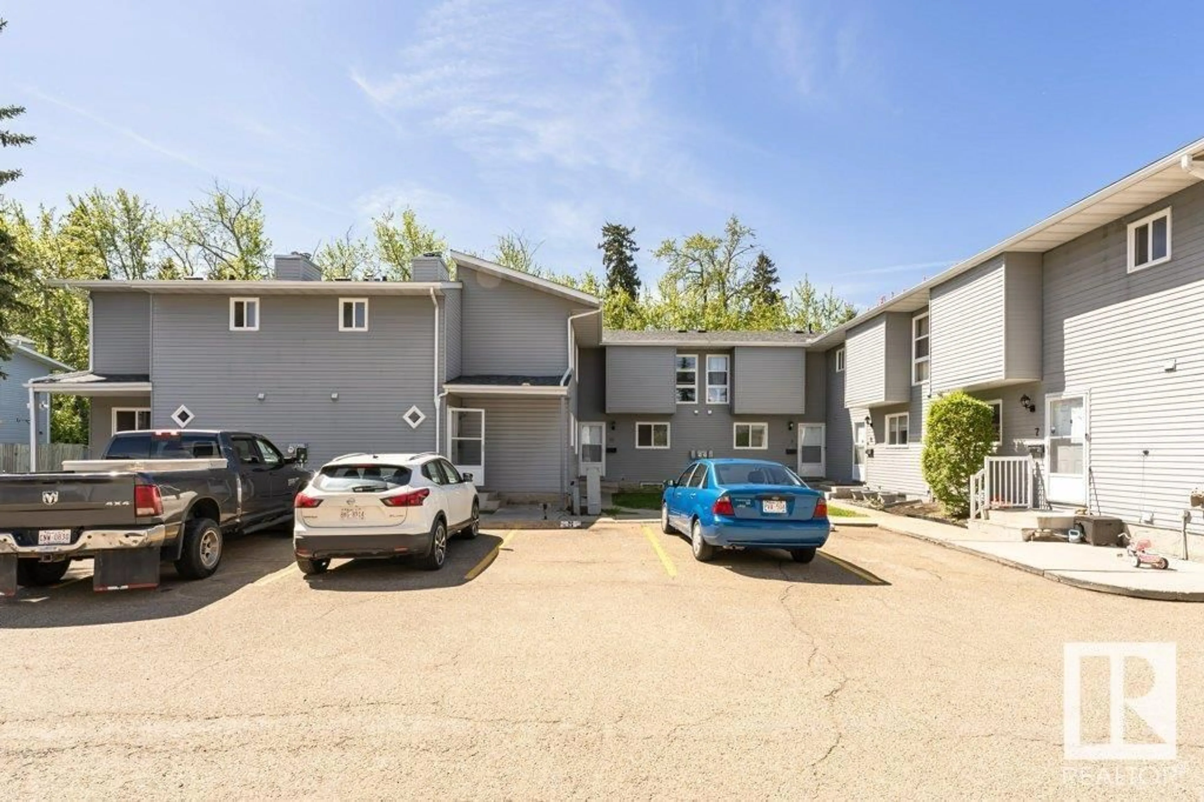 A pic from exterior of the house or condo for #10 1415 62 ST NW, Edmonton Alberta T6L4K1