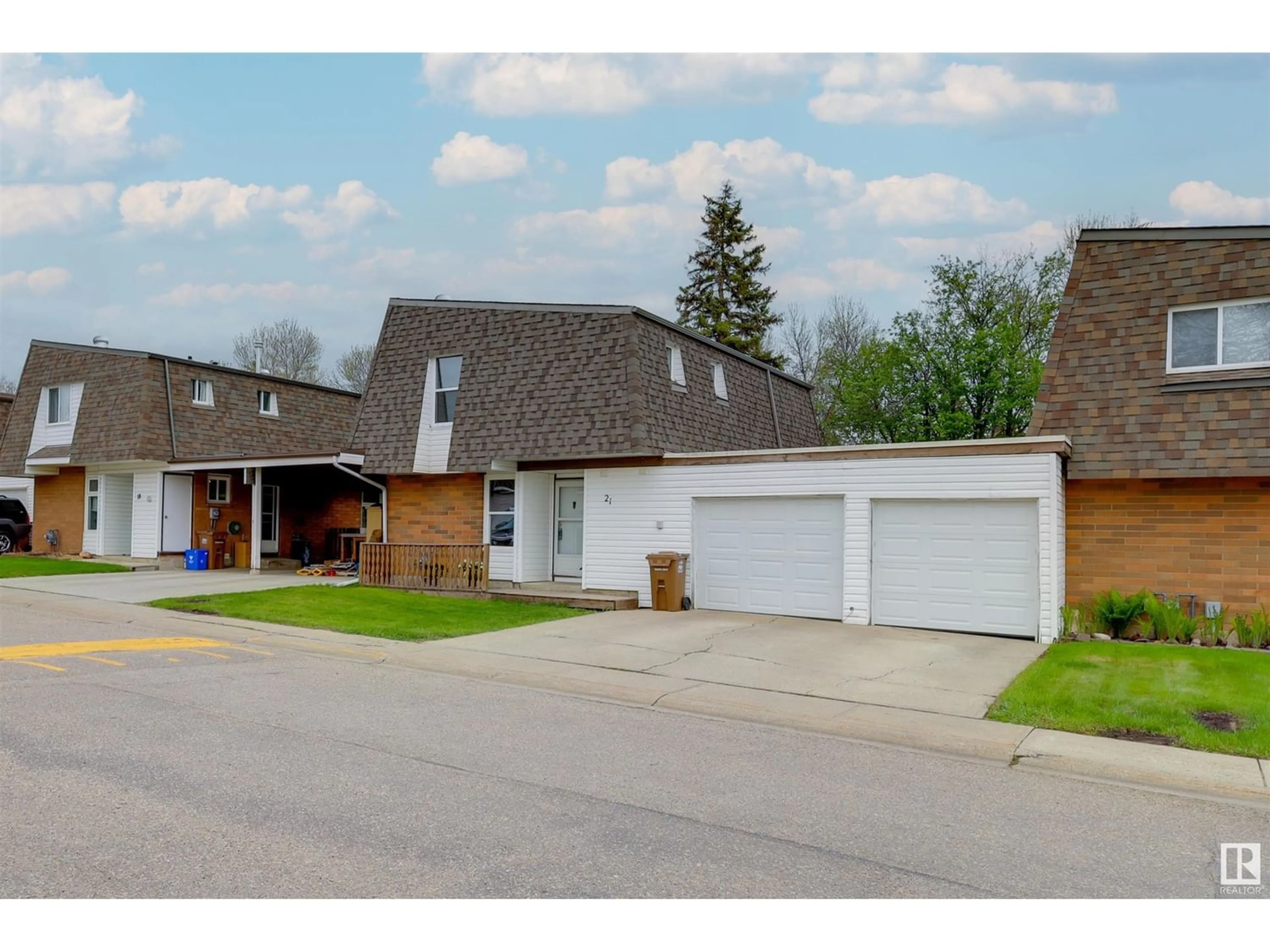 Frontside or backside of a home for 21 GREENFIELD ES, St. Albert Alberta T8N6E8