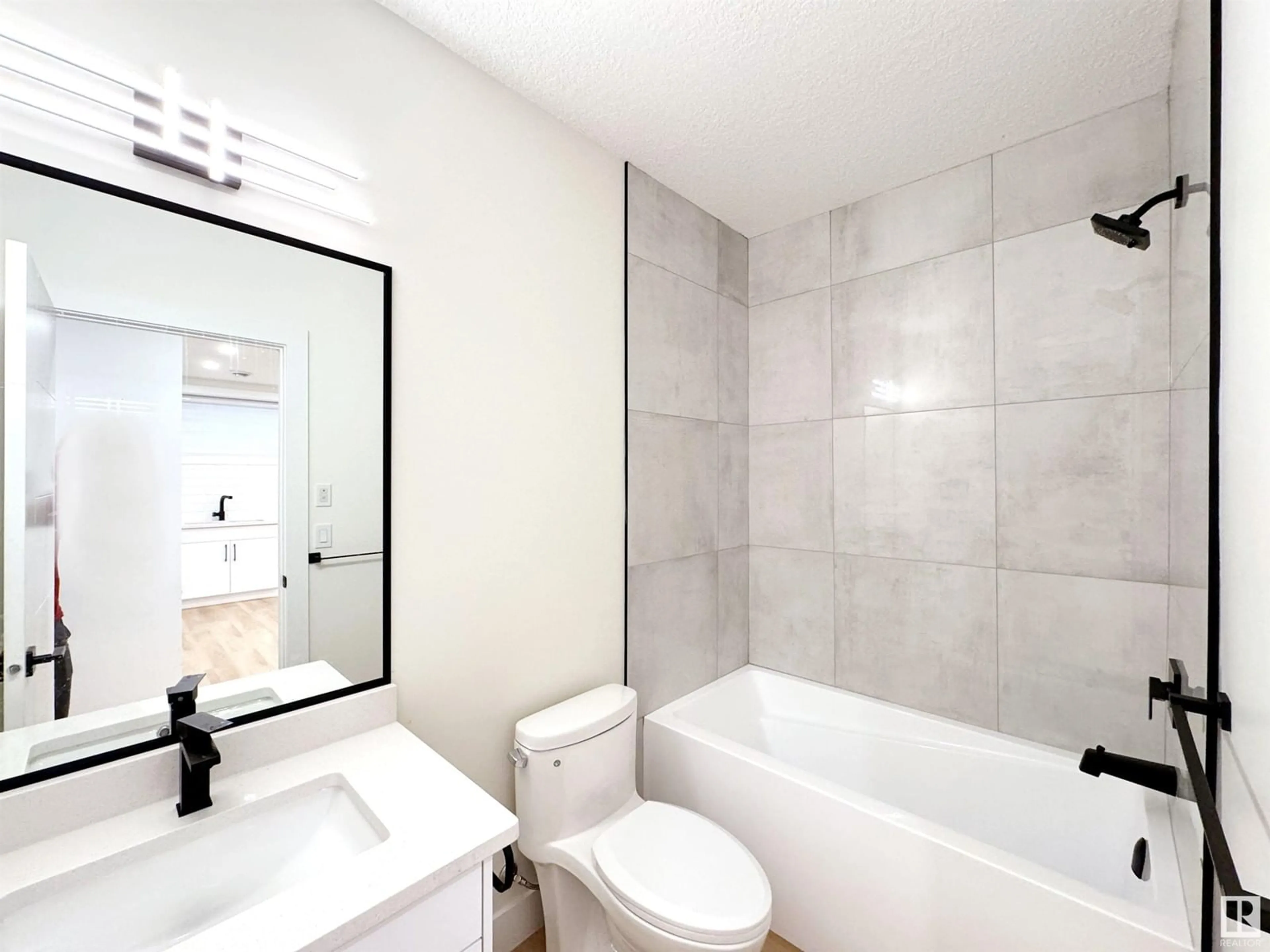 Bathroom for 10454 142 ST NW, Edmonton Alberta T5N2P2