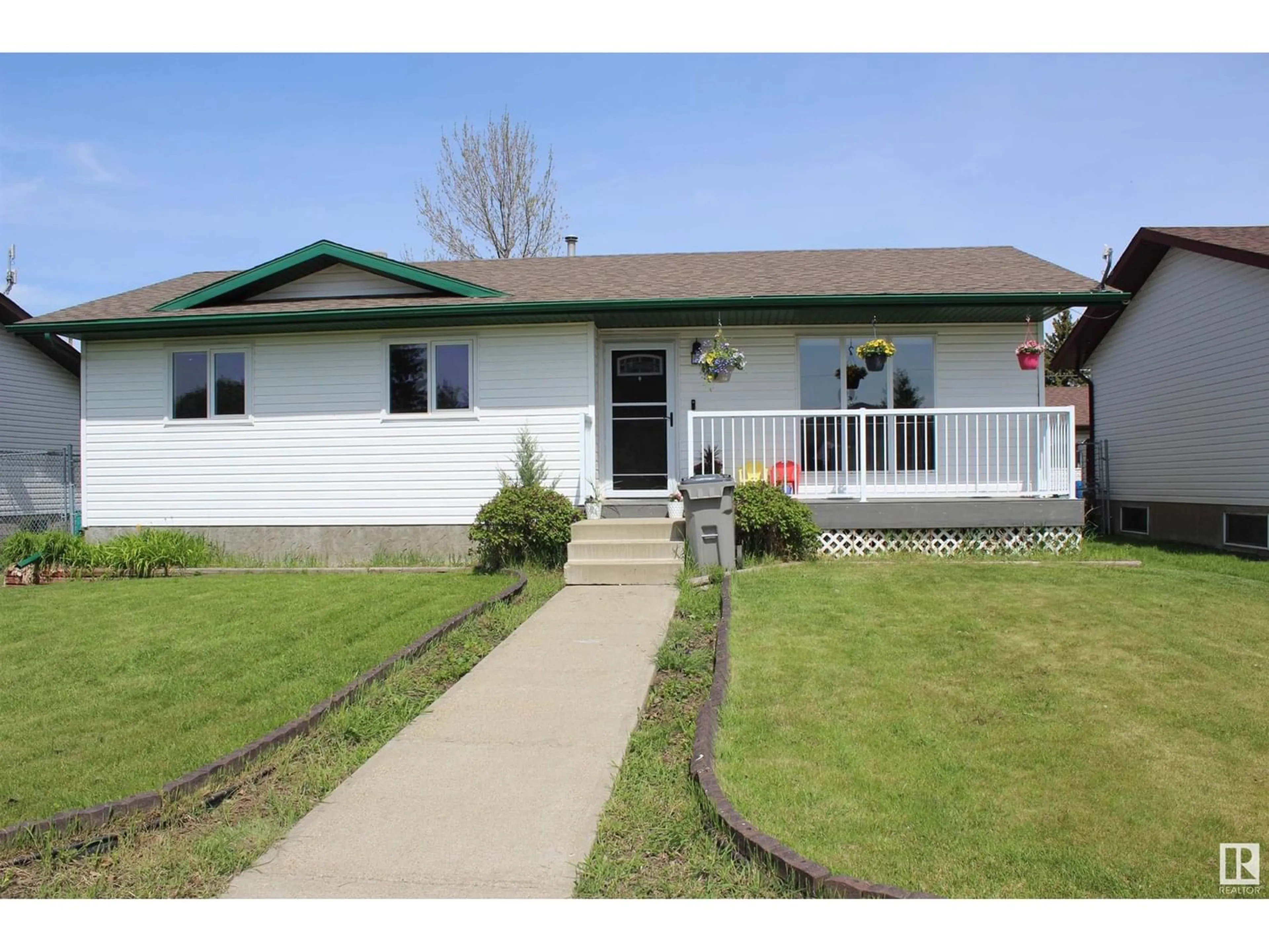 Frontside or backside of a home for 5228 54 AV, Mundare Alberta T0B3H0