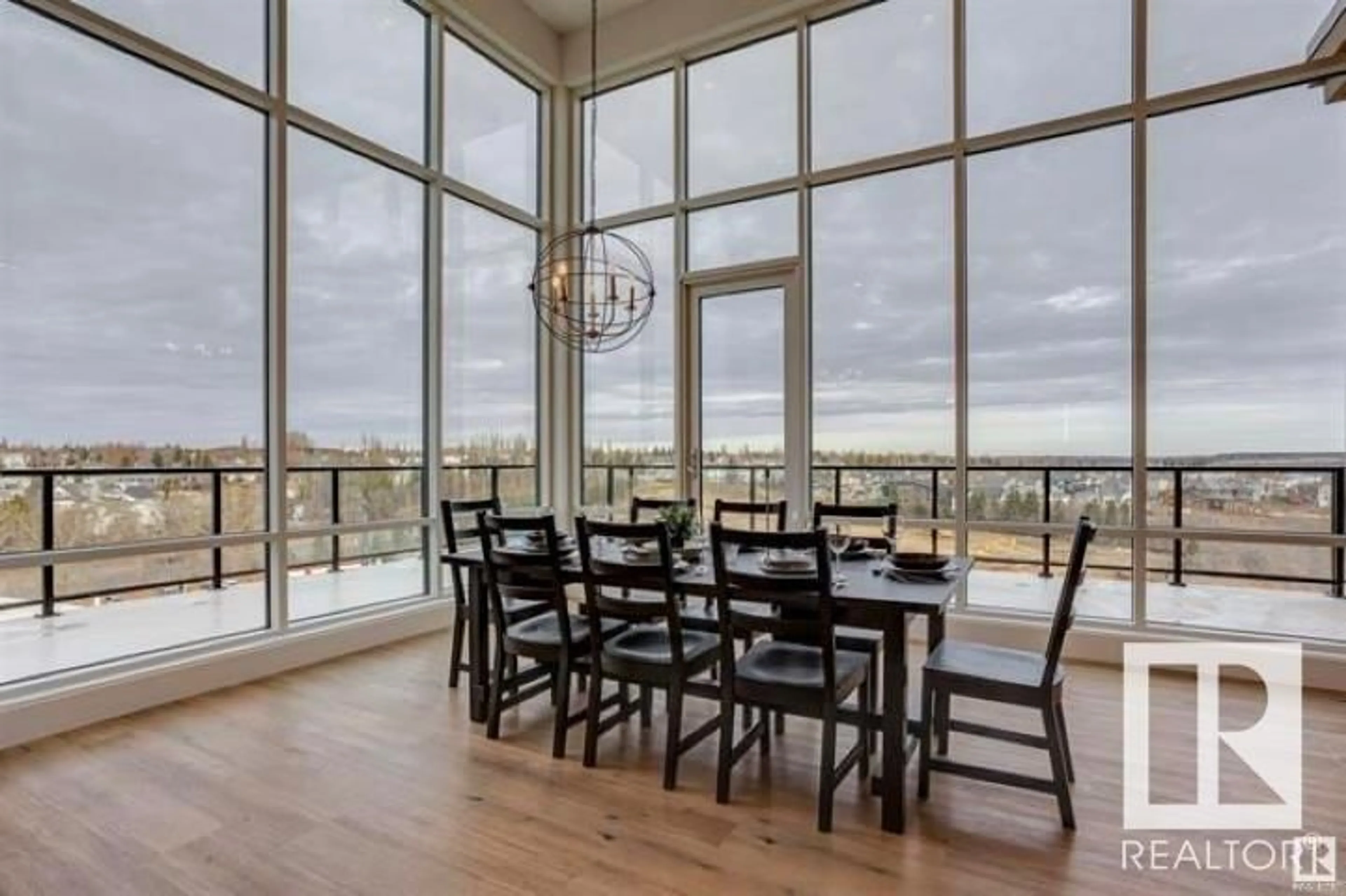 Dining room, wood floors for #1039 200 BELLEROSE DR, St. Albert Alberta T8N7P7