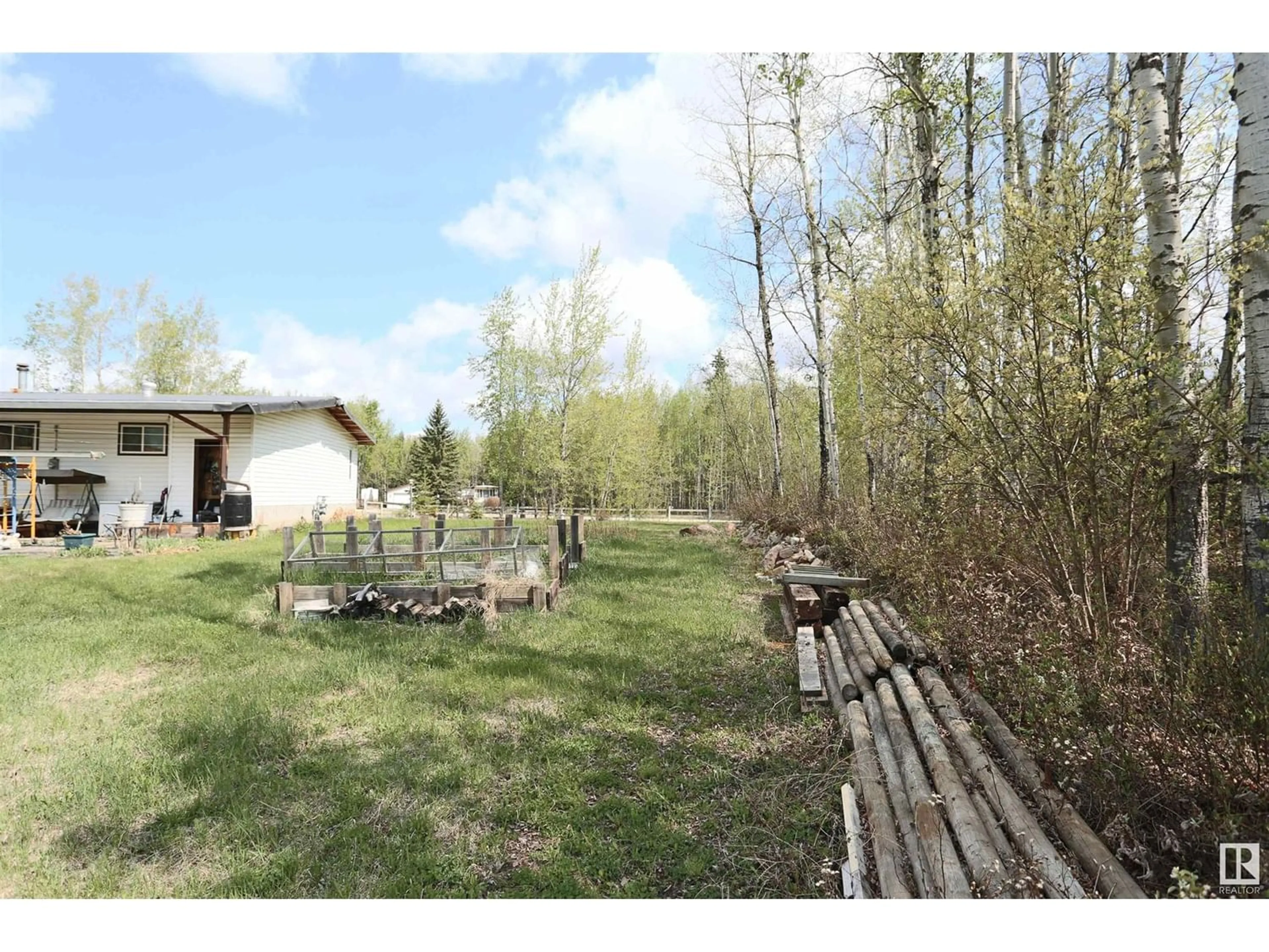 Patio for #15 53221 RGE RD 25, Rural Parkland County Alberta T7Y0E1