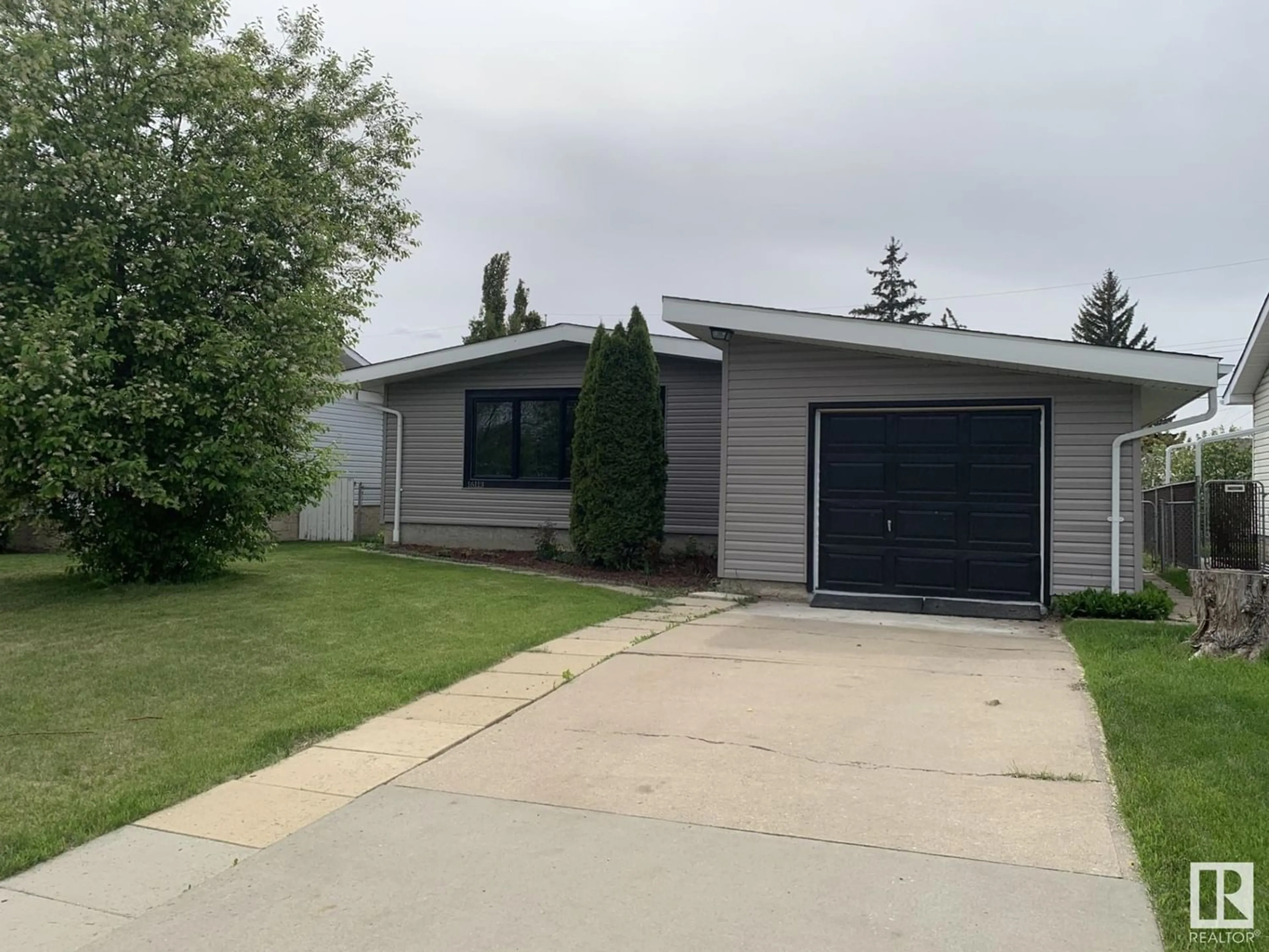 Frontside or backside of a home for 16113 88A AV NW, Edmonton Alberta T5R4N5